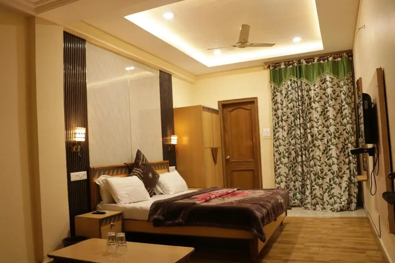 Superior Double Room in Hotel Royal Palace Superior Double Room in Hotel Royal Palace