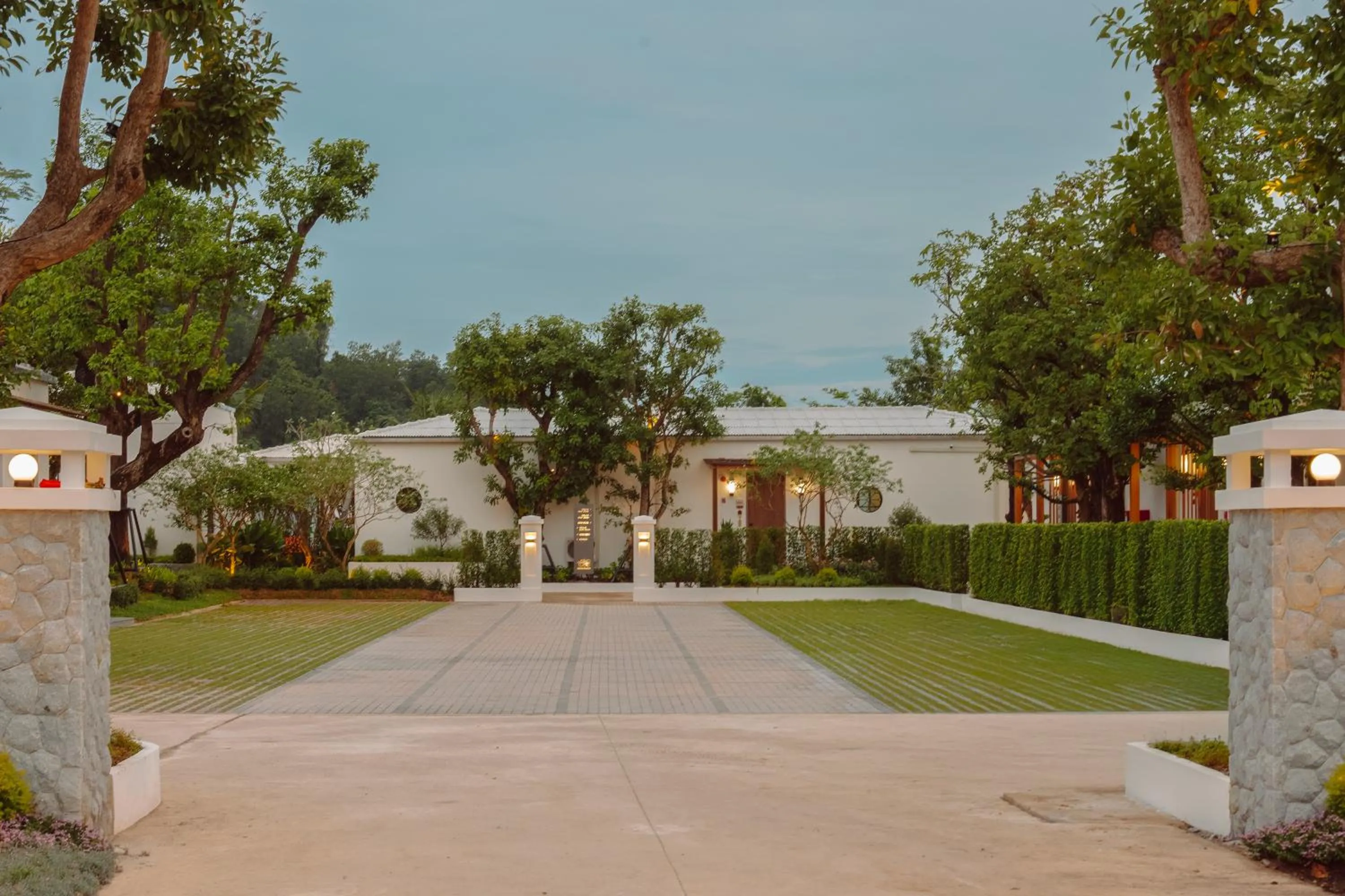 Parking in Sugar Marina Resort-LAGOON-Villas, Naiyang Beach