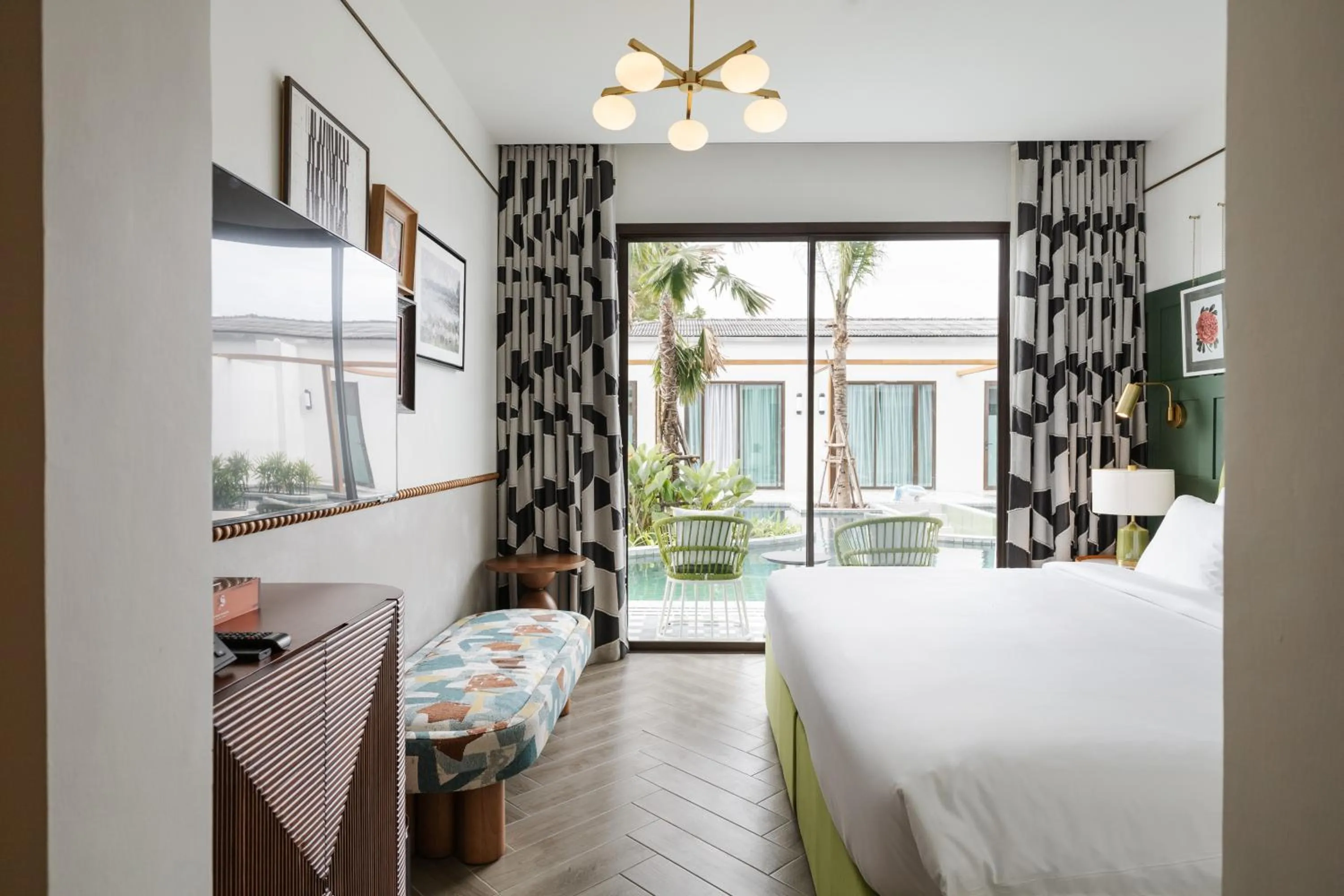 View (from property/room), Bed in Sugar Marina Resort-LAGOON-Villas, Naiyang Beach