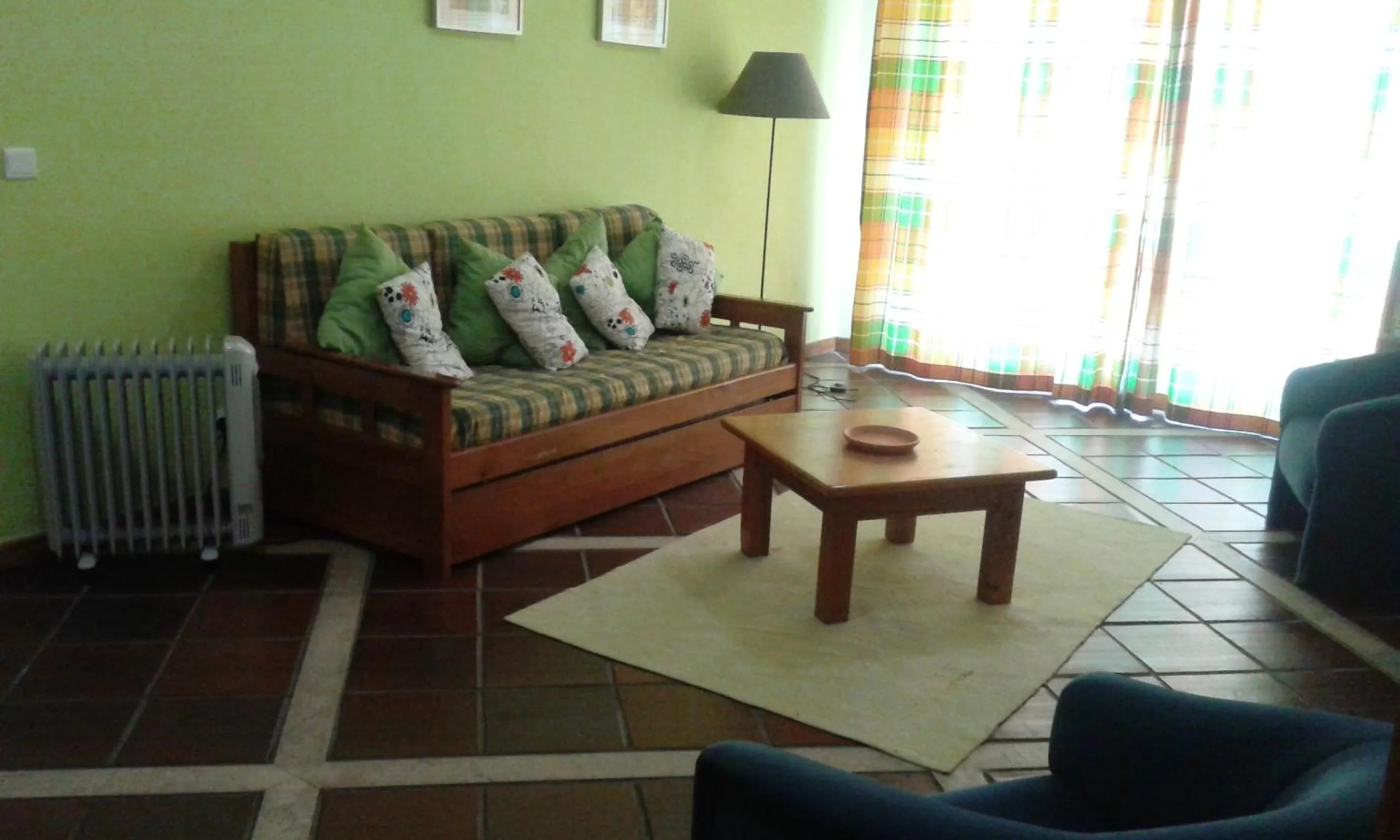 Living room in HI Almada - Pousada de Juventude