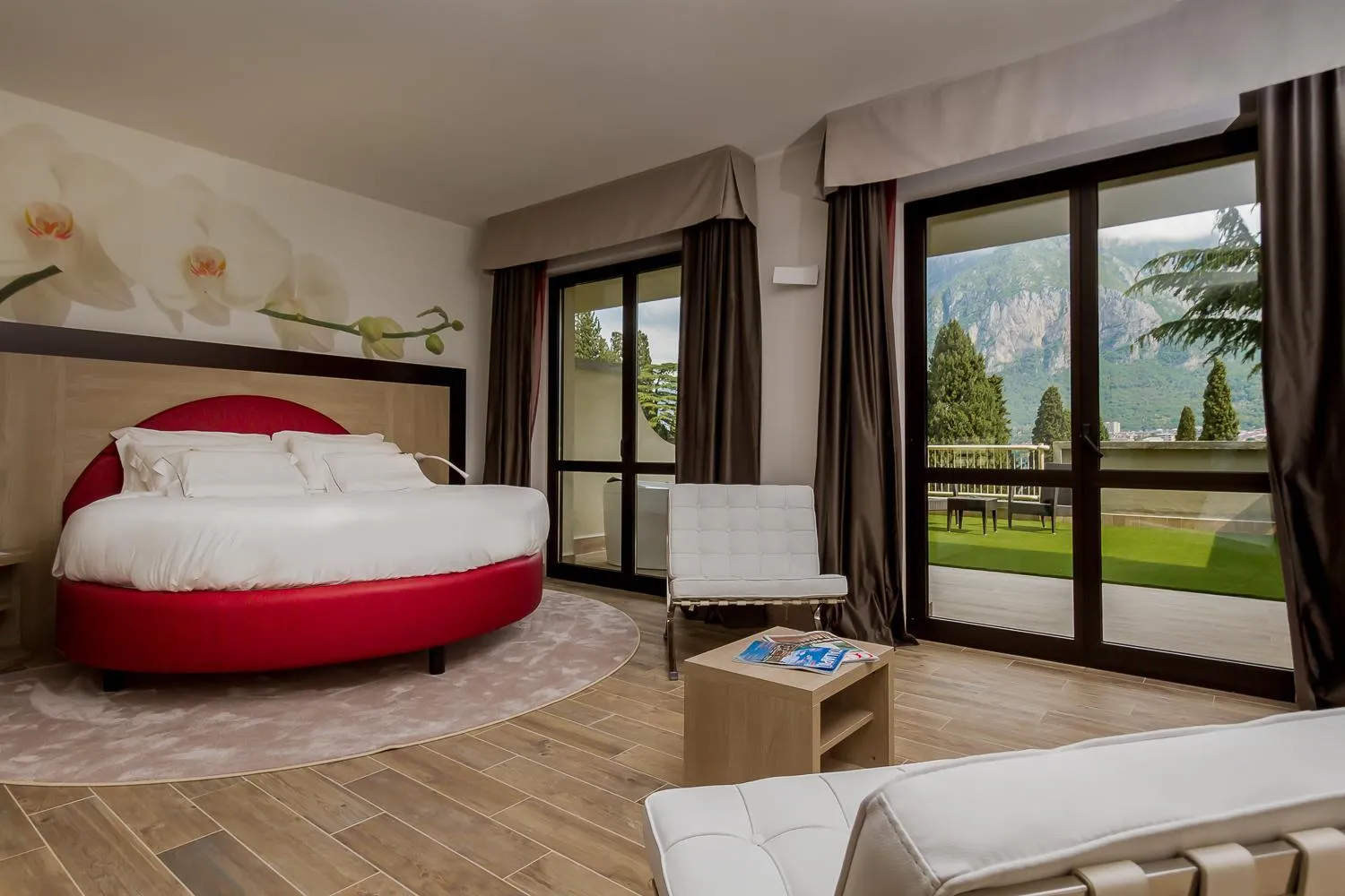 Superior Double or Twin Room with Lake View in Hotel Griso Collection