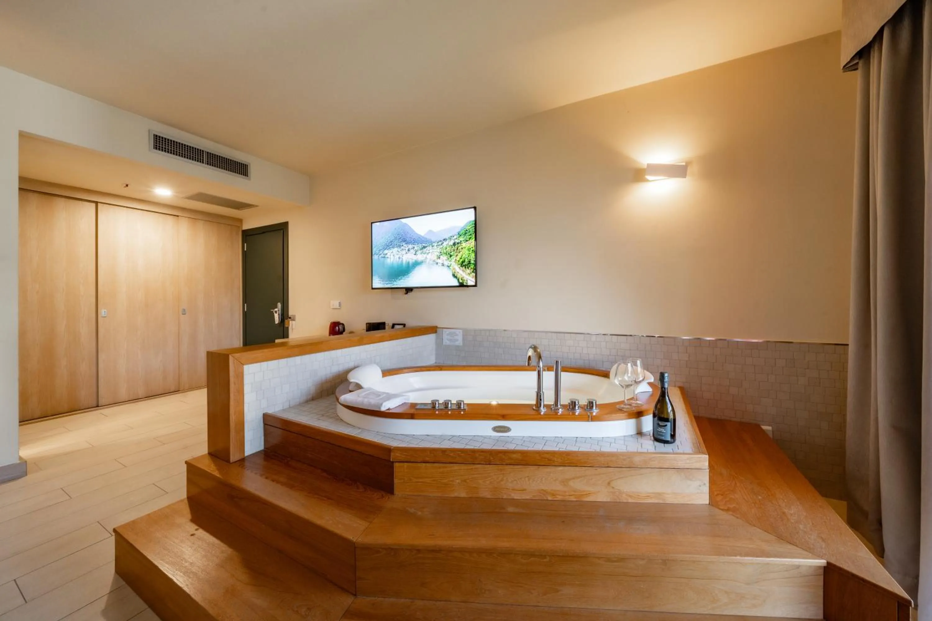 Hot Tub in Hotel Griso Collection