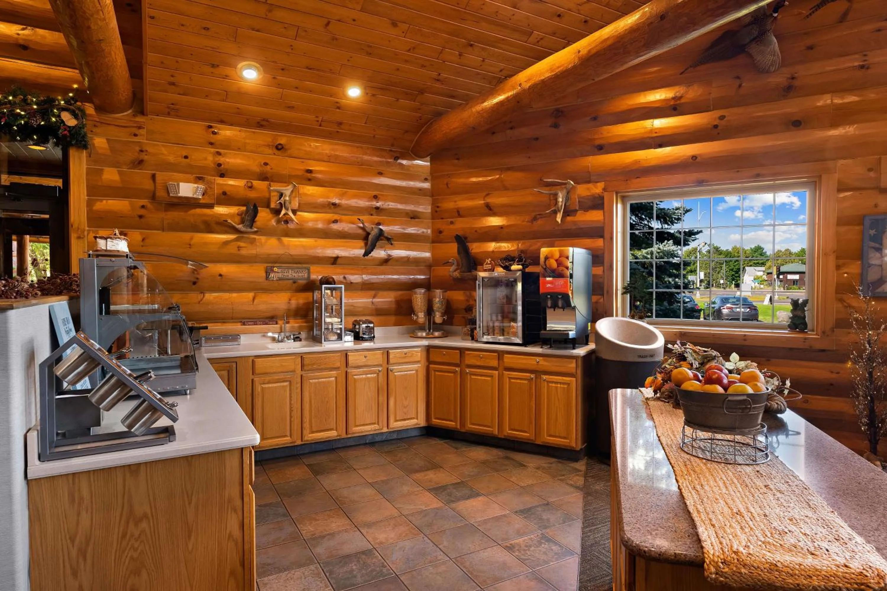 Breakfast in Best Western Northwoods Lodge