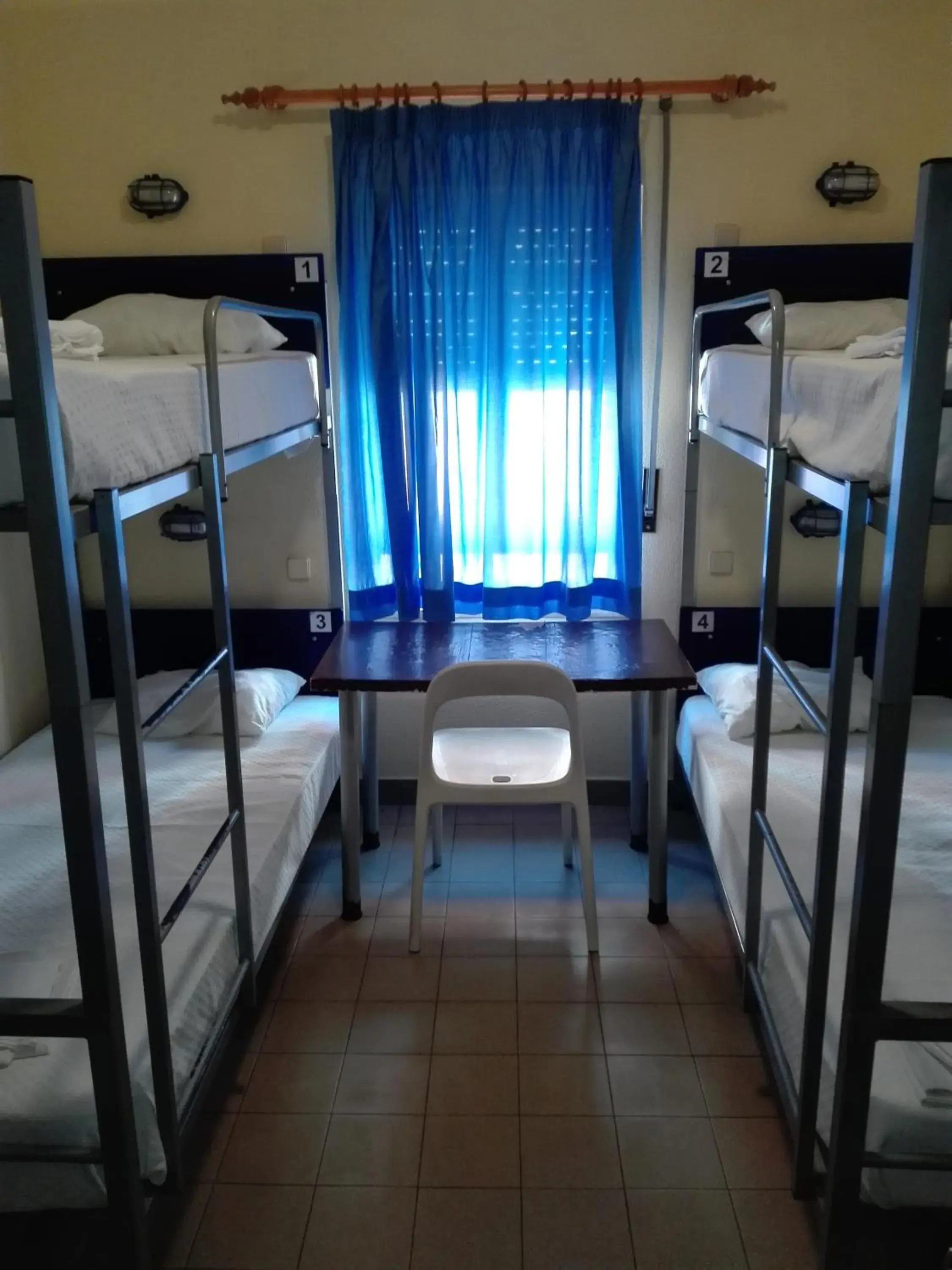 Bunk Bed in Female Dormitory Room in HI Lagos - Pousada de Juventude Bunk Bed in Female Dormitory Room in HI Lagos - Pousada de Juventude