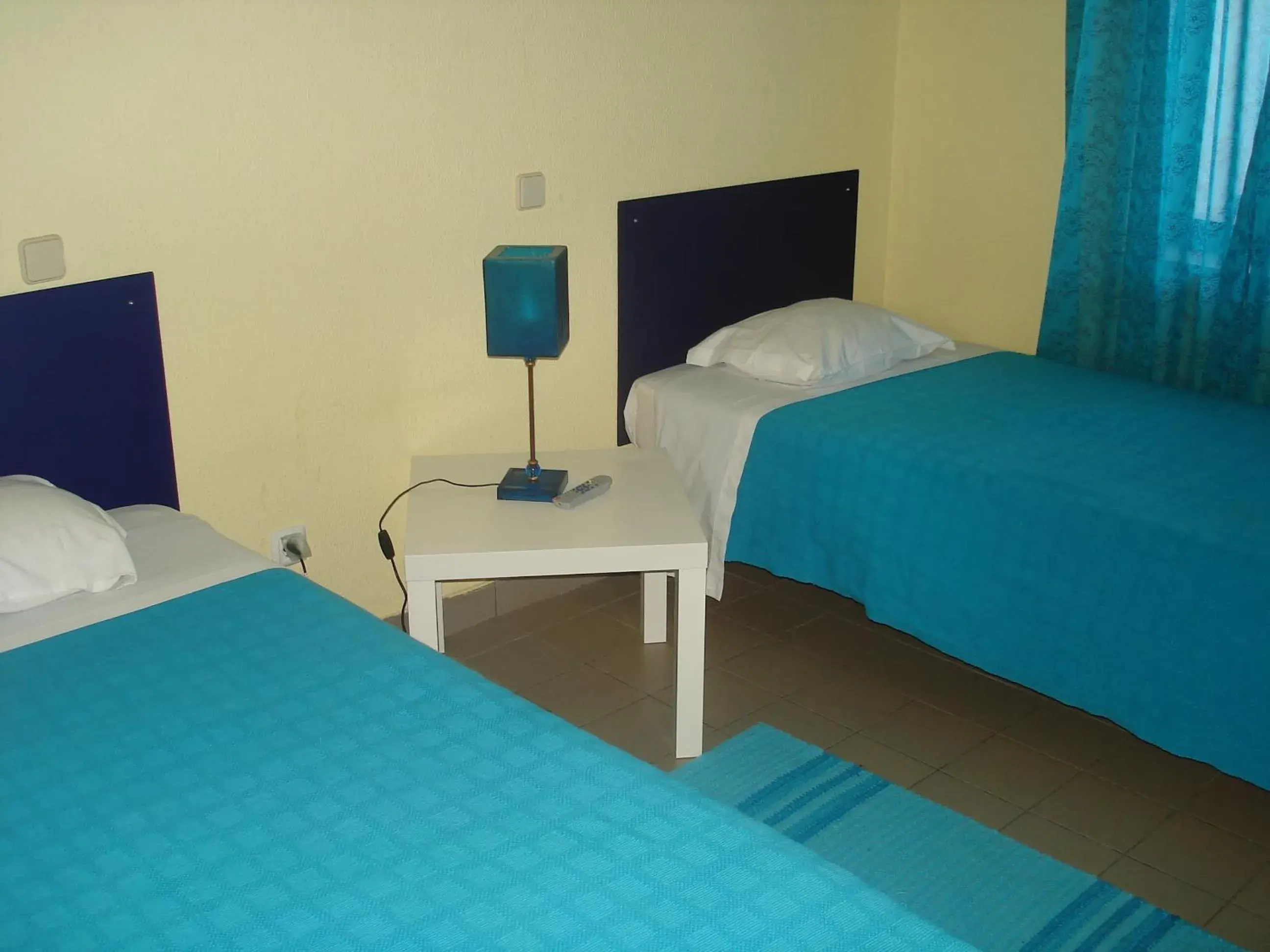 Twin Room with Private Bathroom in HI Lagos - Pousada de Juventude Twin Room with Private Bathroom in HI Lagos - Pousada de Juventude