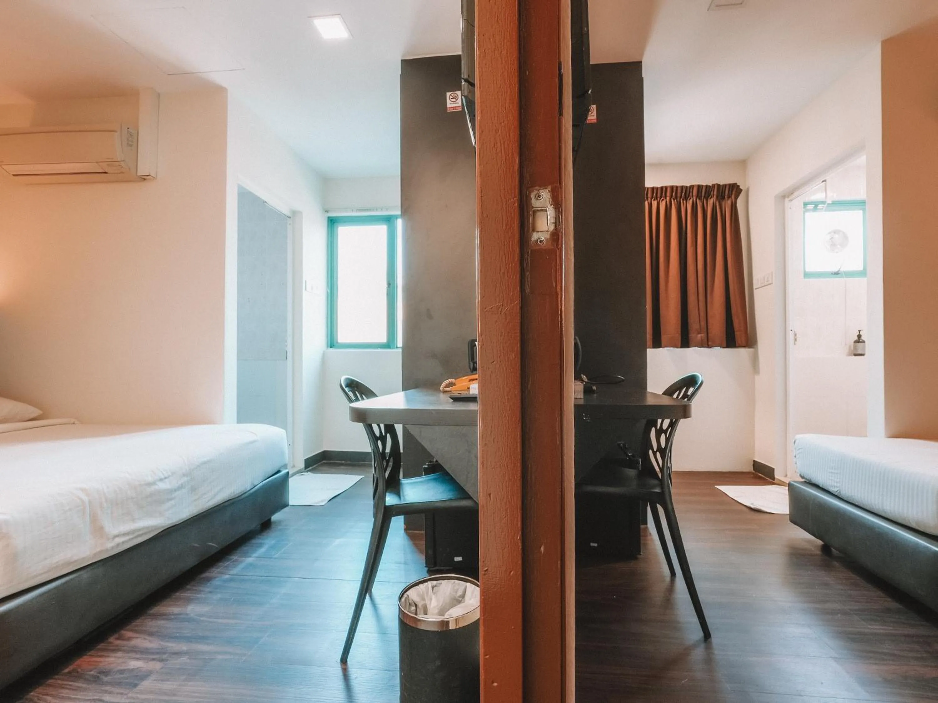 Bed in A Hotel Desker