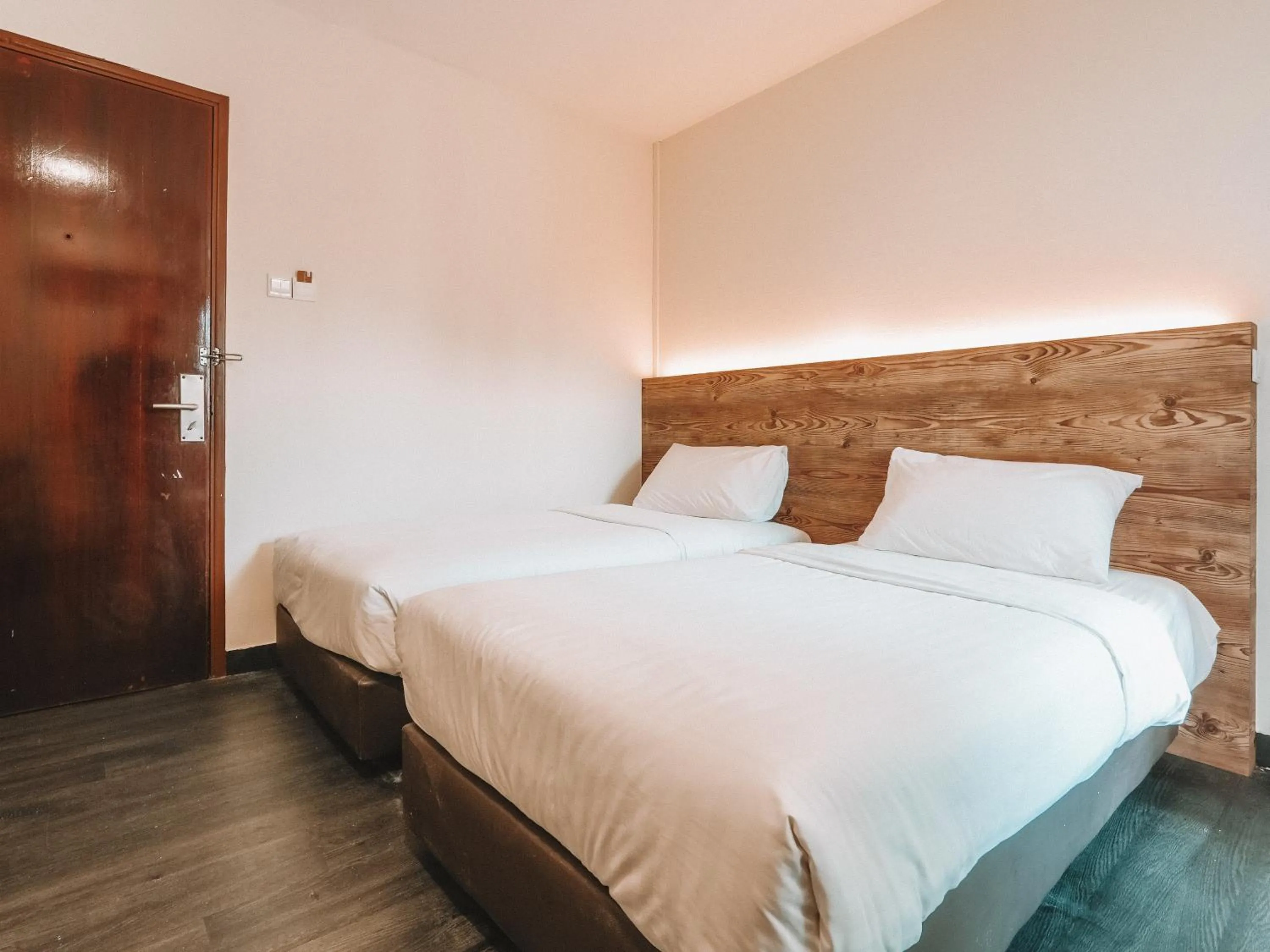 Bed in A Hotel Desker