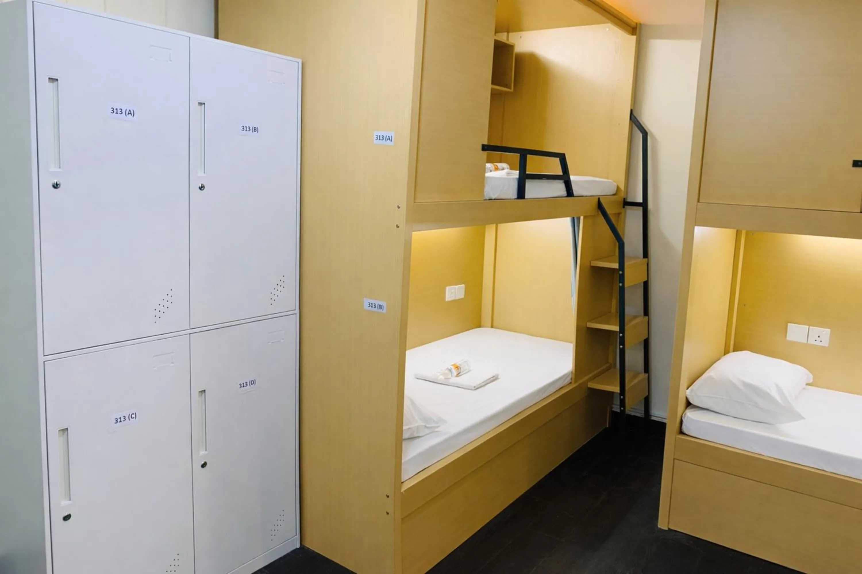 Bed in A Hotel Desker