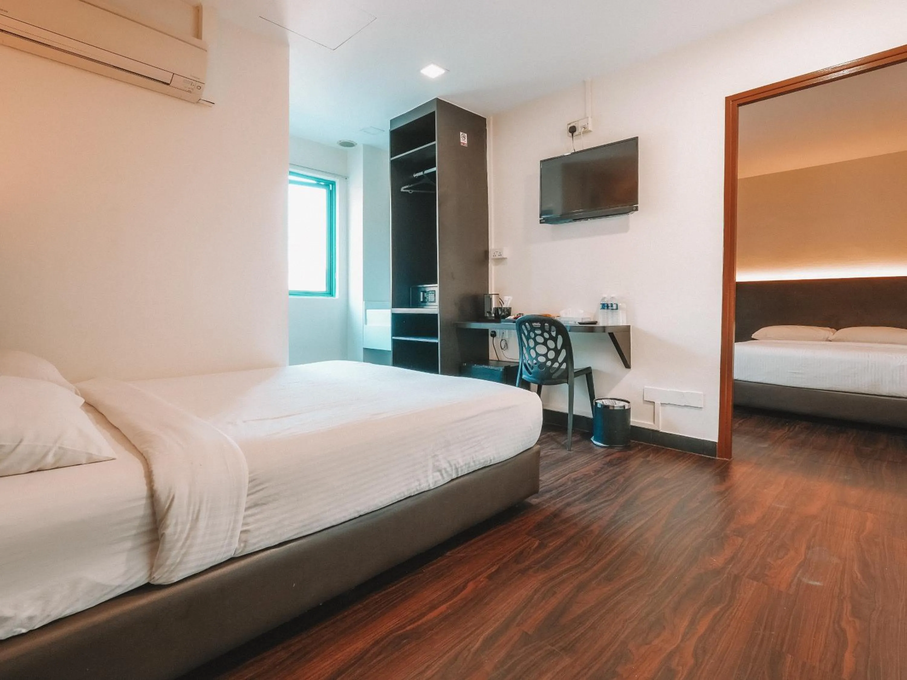 Bed in A Hotel Desker