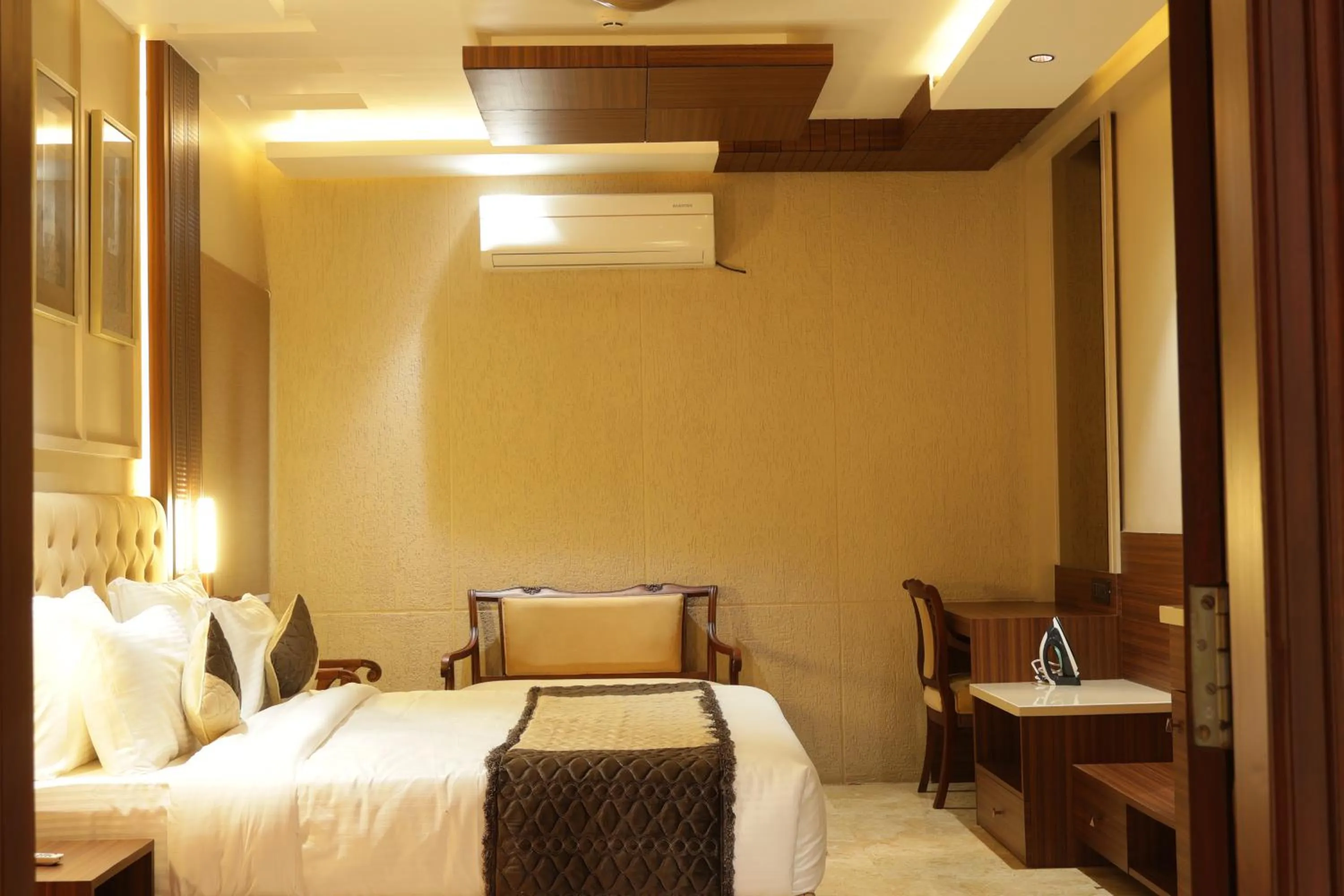 Bed in Suramya Homestay Near Shymala Hills