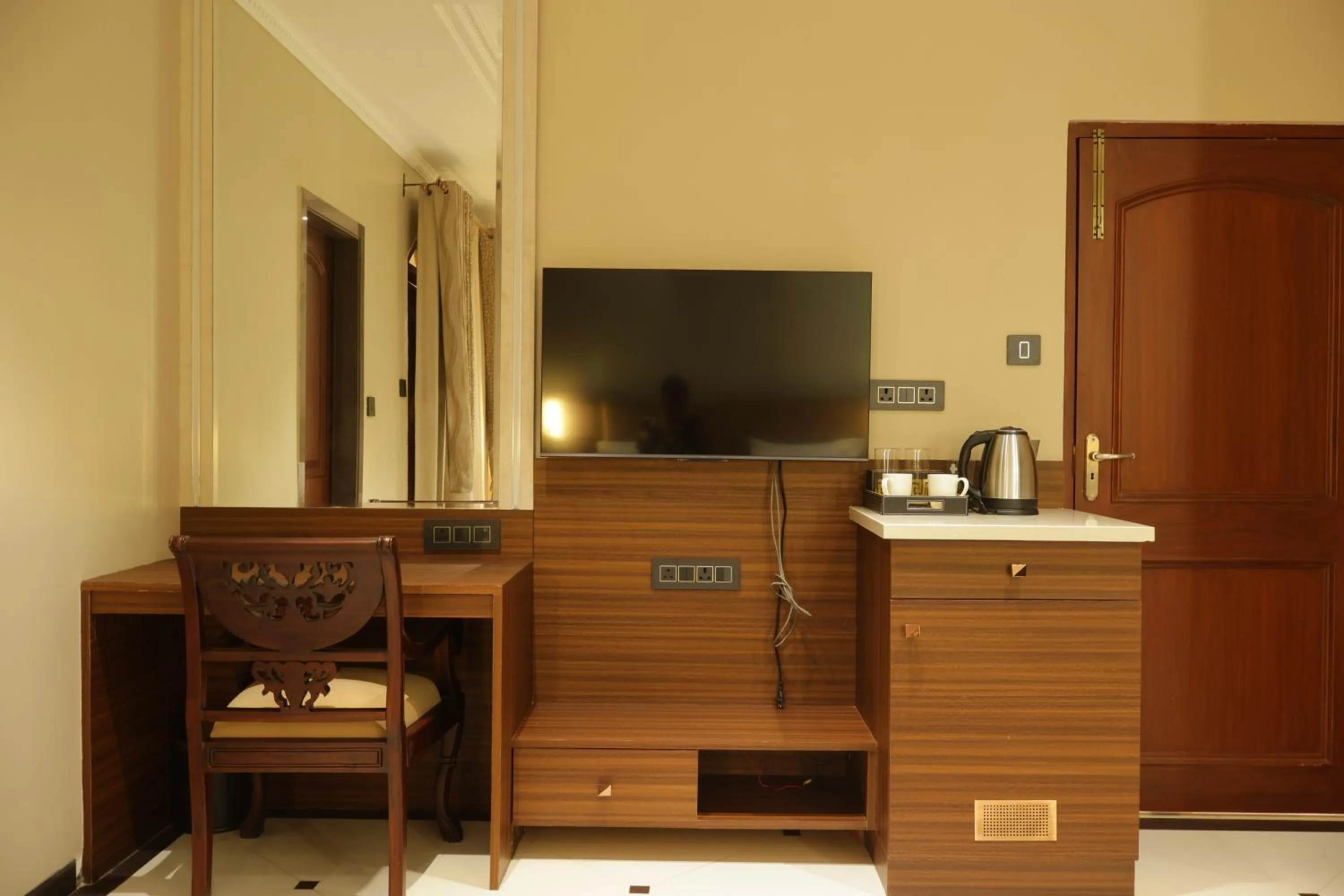 room service in Suramya Homestay Near Shymala Hills