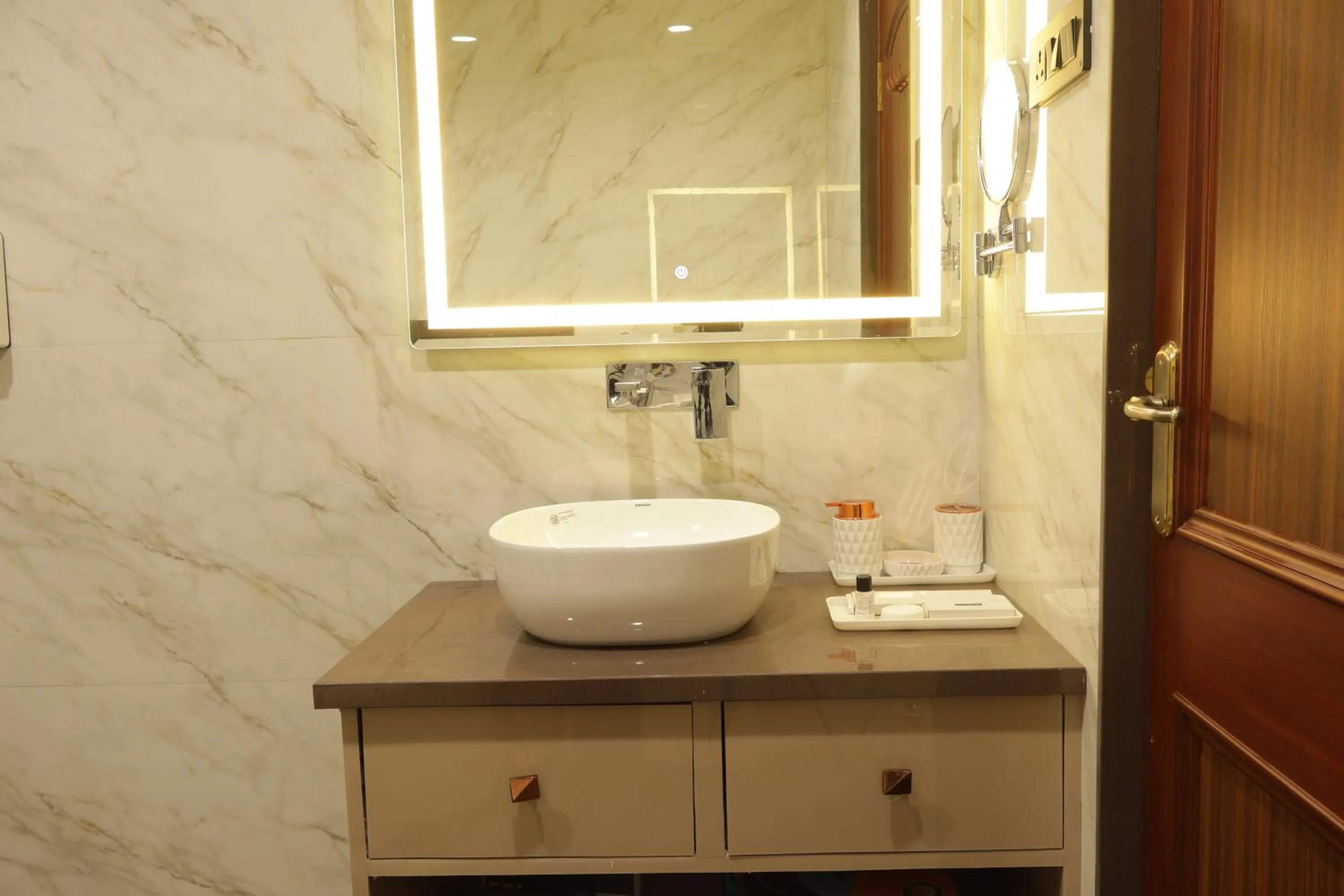 Bathroom in Suramya Homestay Near Shymala Hills