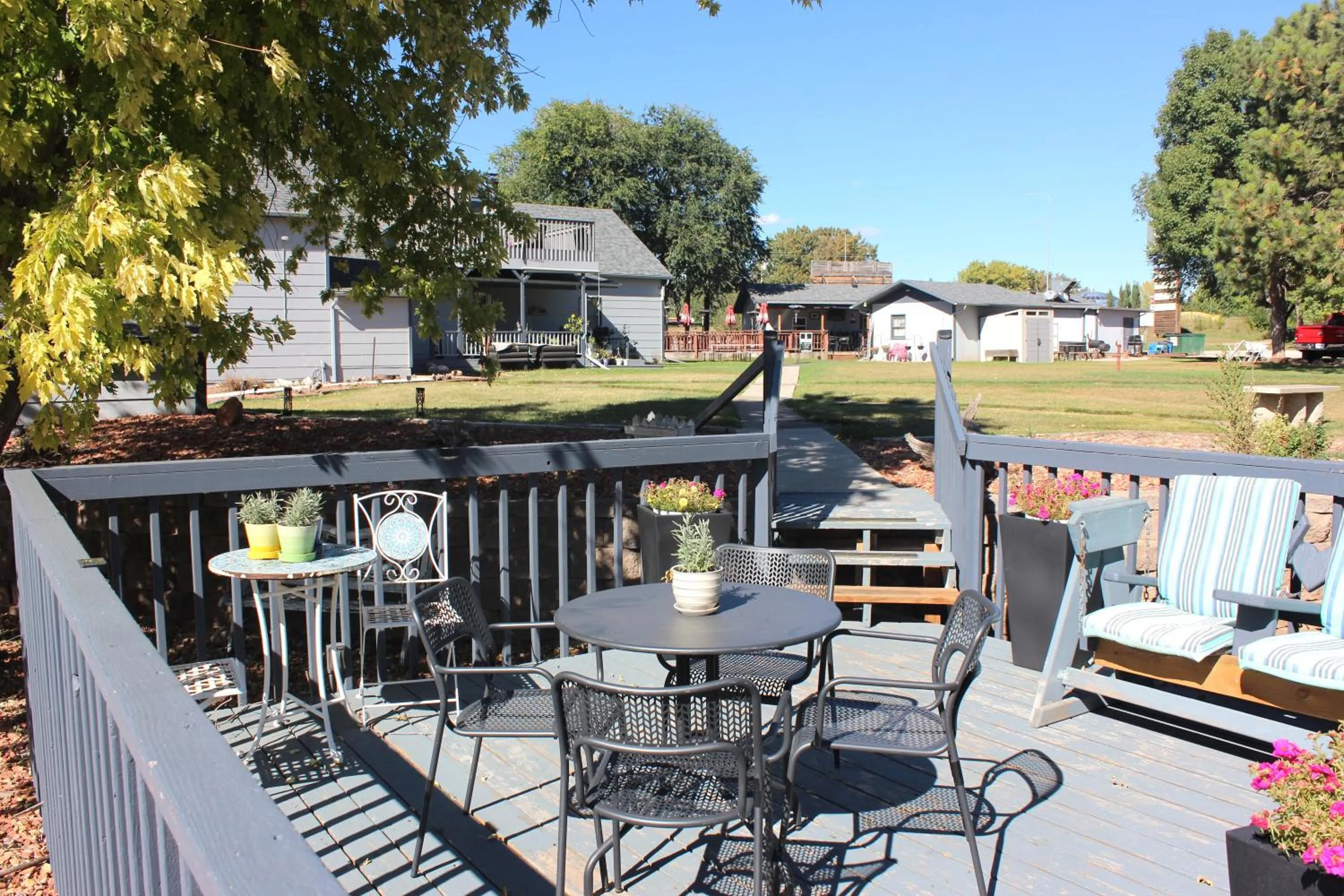 Property building in Sweetgrass Inn Bed & Breakfast