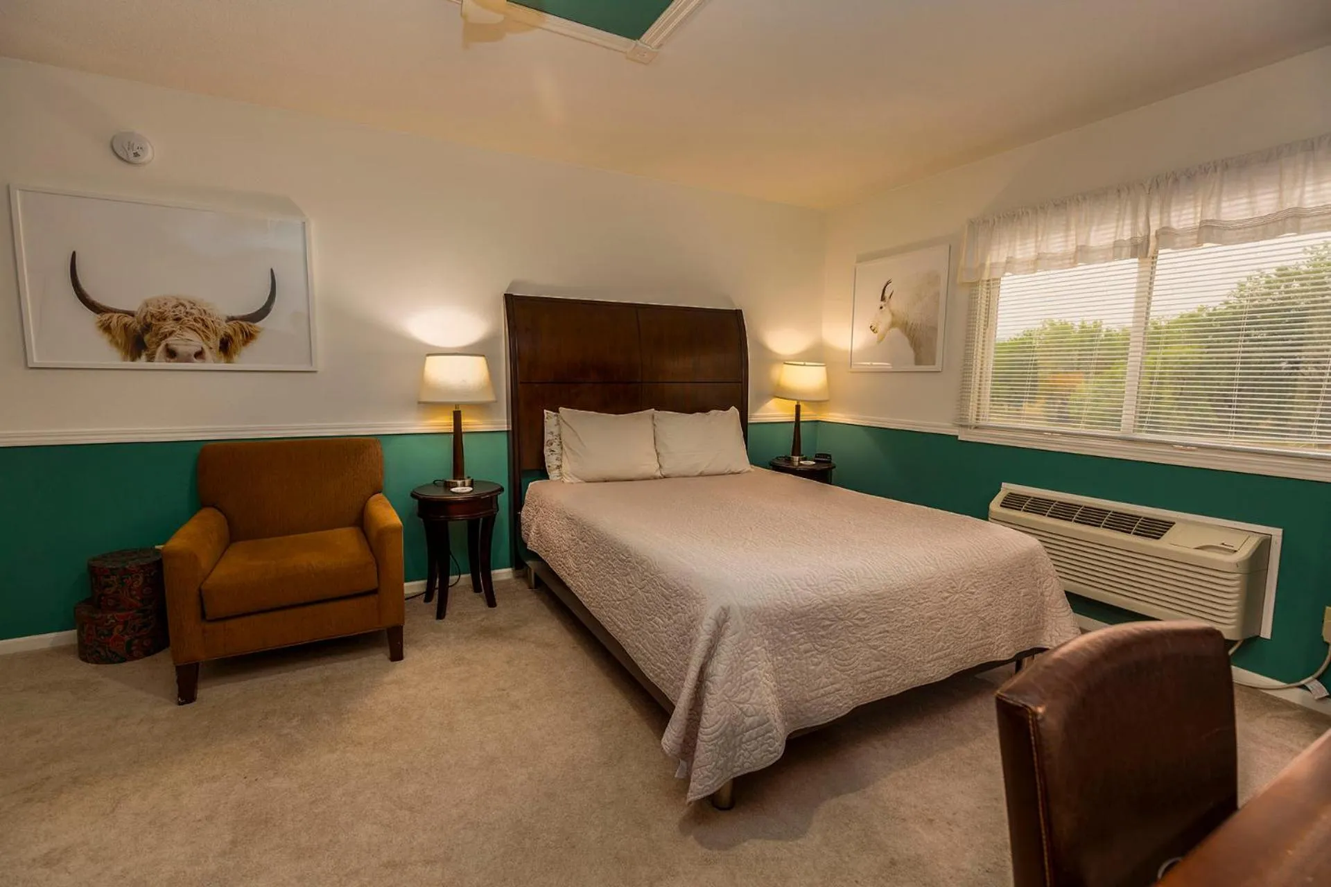 Bed in Sweetgrass Inn Bed & Breakfast