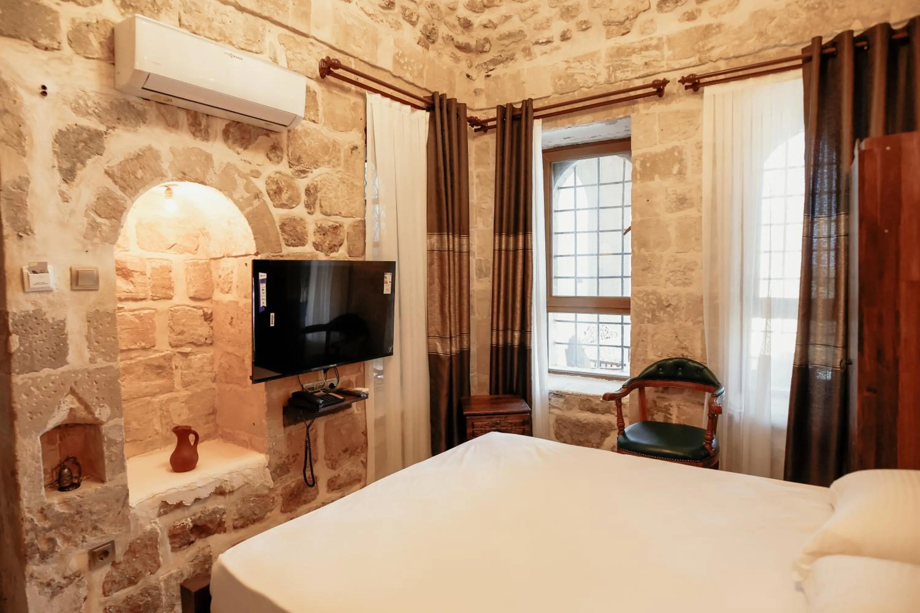 Bed in Minessa Konağı