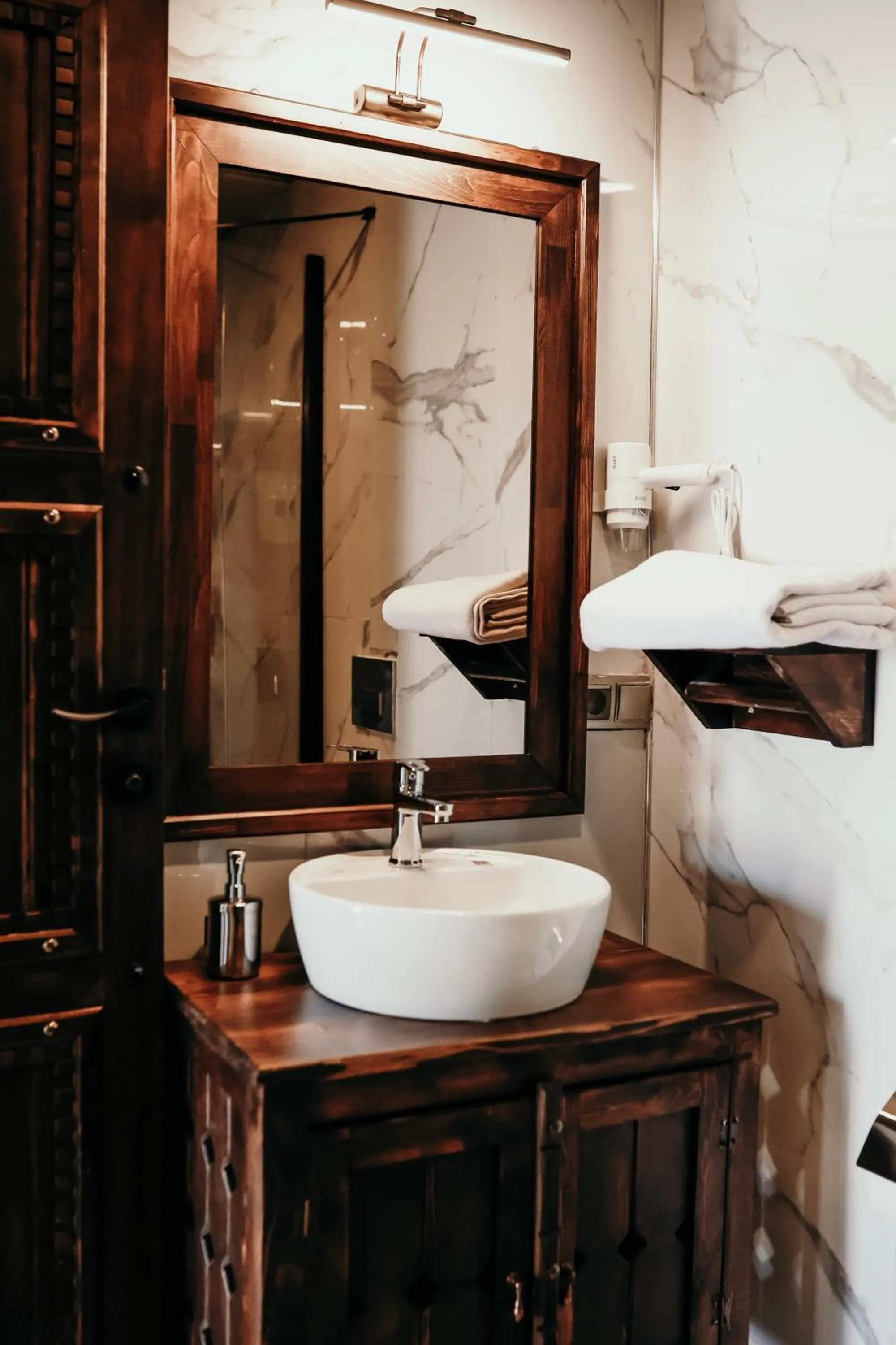 Shower in Minessa Konağı