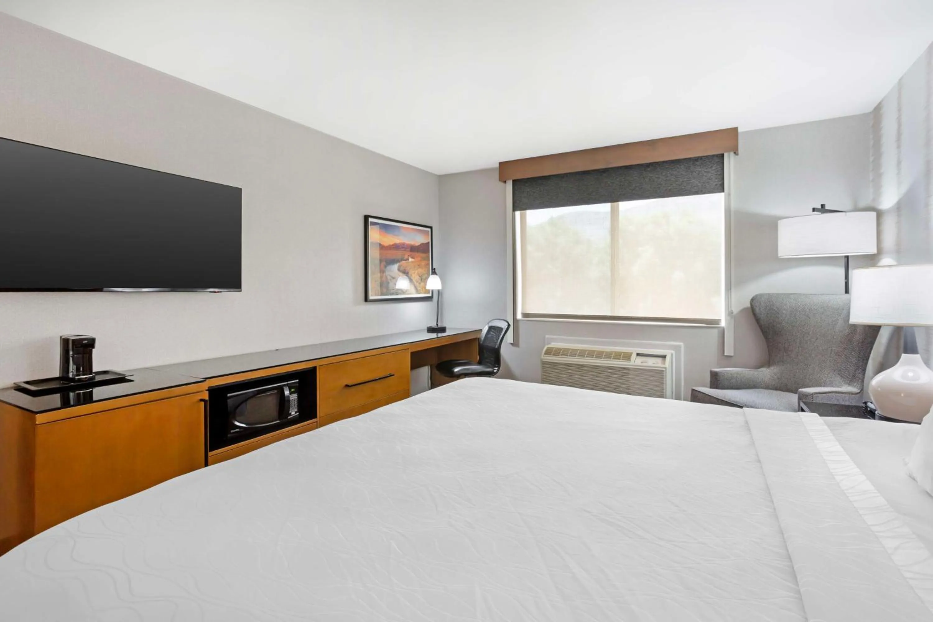 Bedroom, Bed in Best Western Holiday Hills