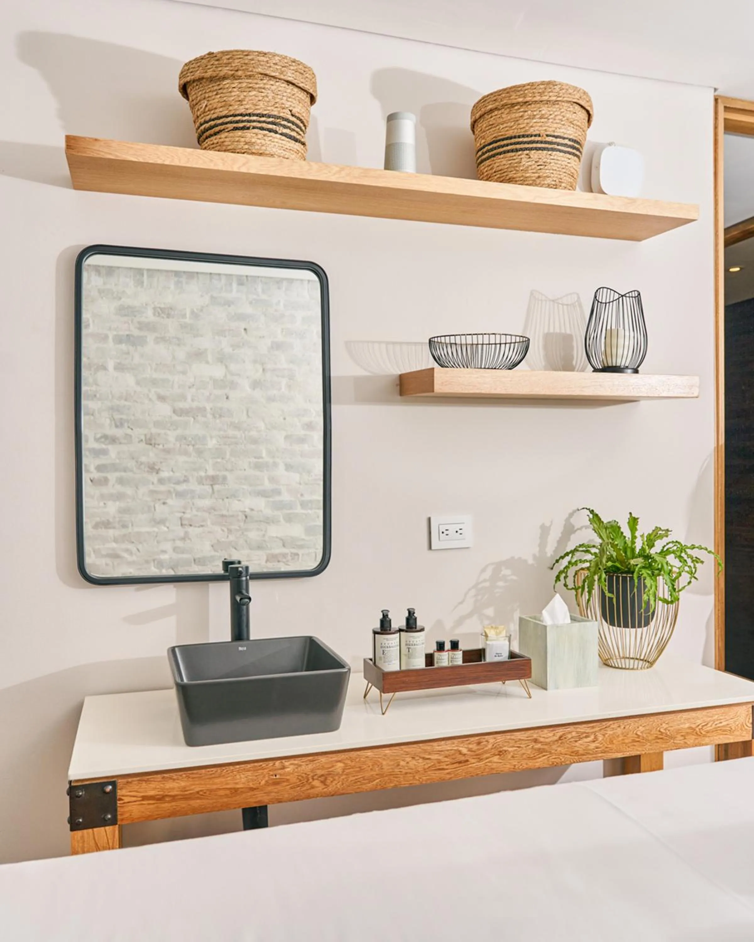 Massage in The Artisan D.C. Hotel, Autograph Collection