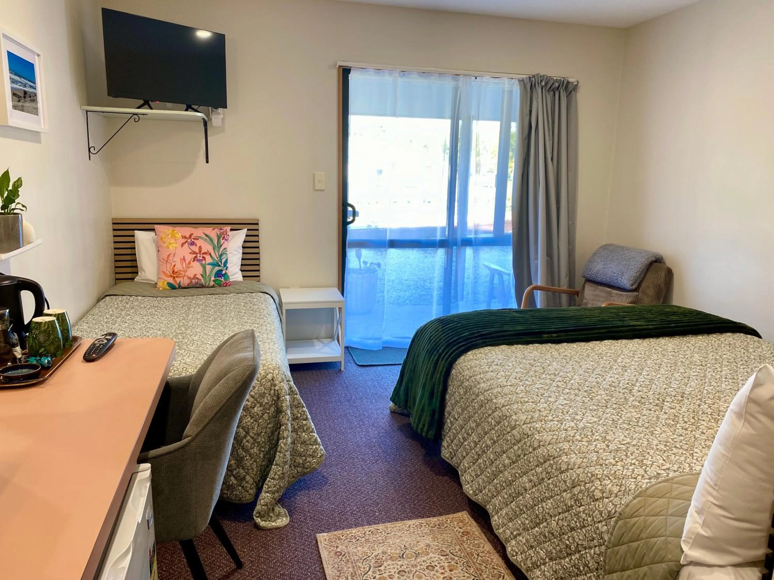 Bed in Heritage Park Lodge