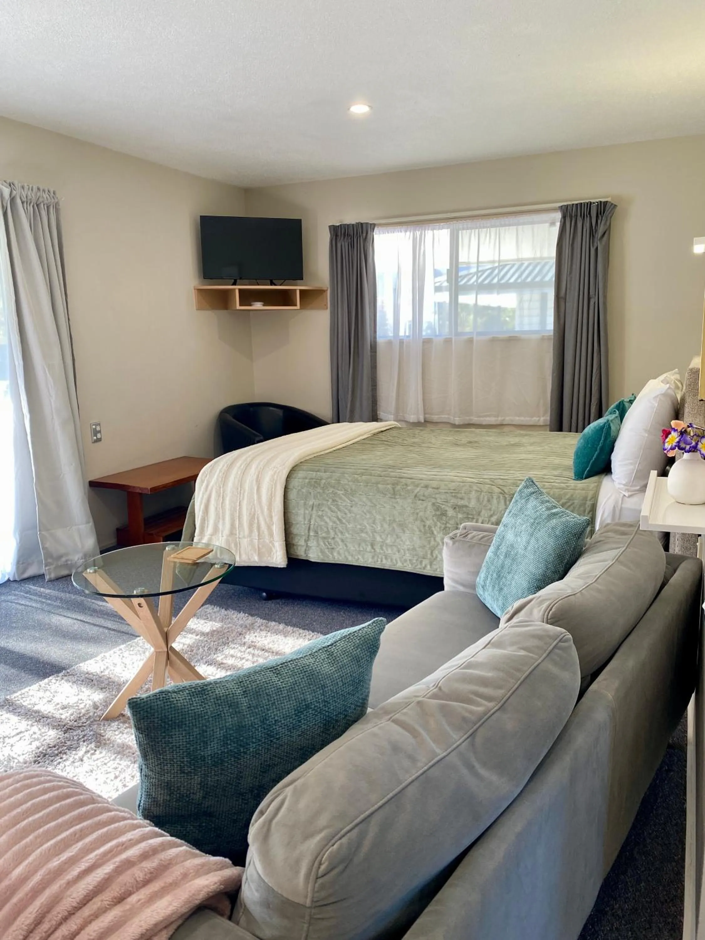 Bed in Heritage Park Lodge