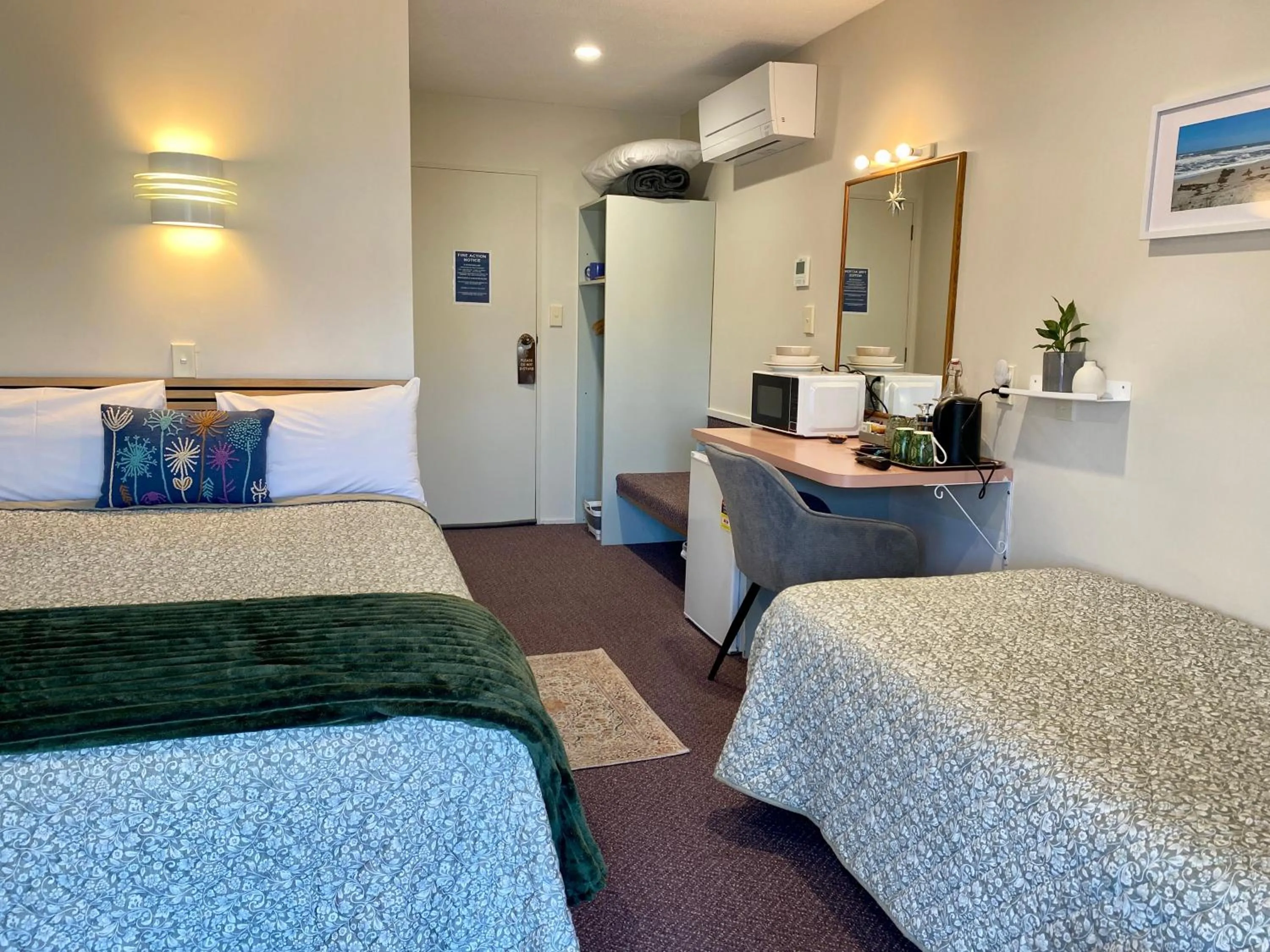 Bed in Heritage Park Lodge