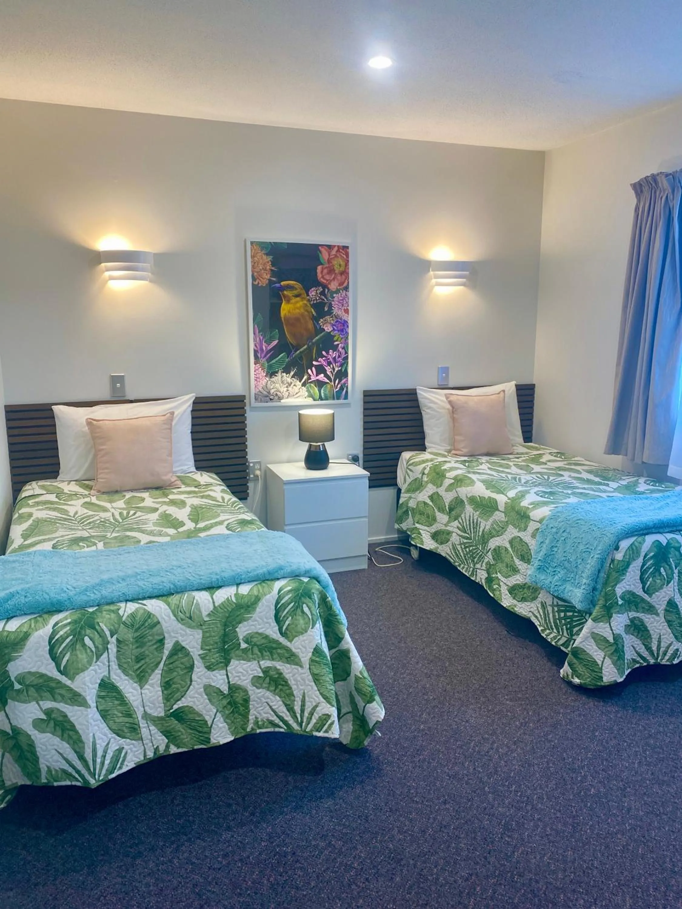 Bed in Heritage Park Lodge