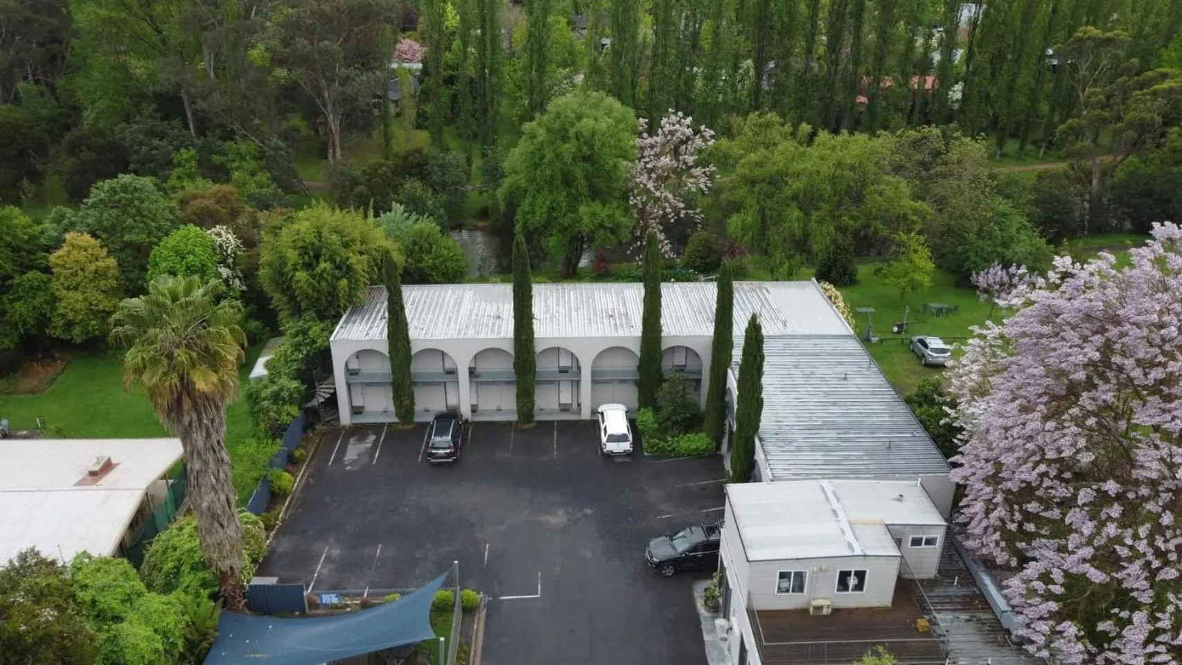 Bird's eye view in Riverbank Park MOTEL