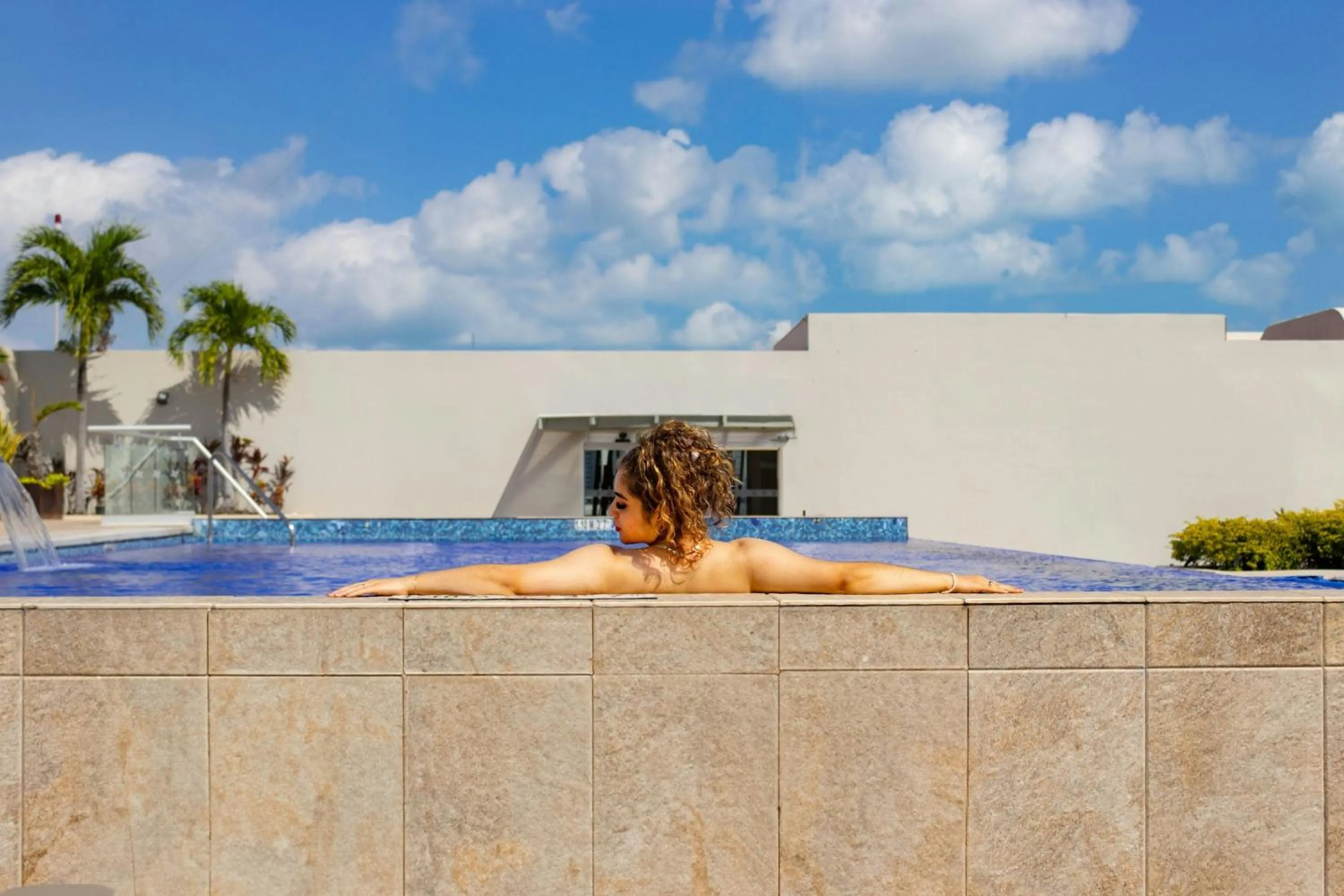 Swimming pool in Four Points by Sheraton Cancun Centro
