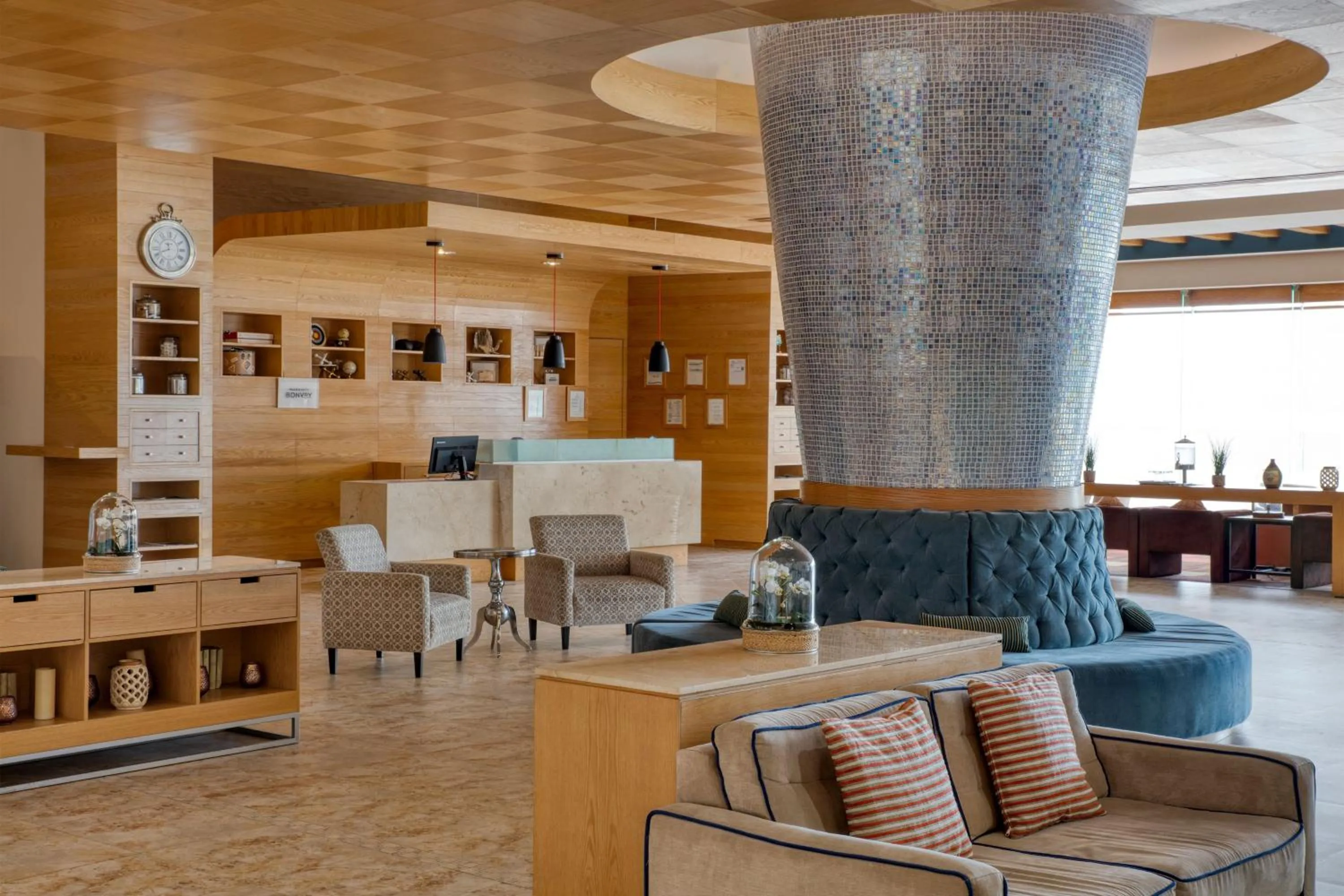 Lobby or reception in Four Points by Sheraton Cancun Centro
