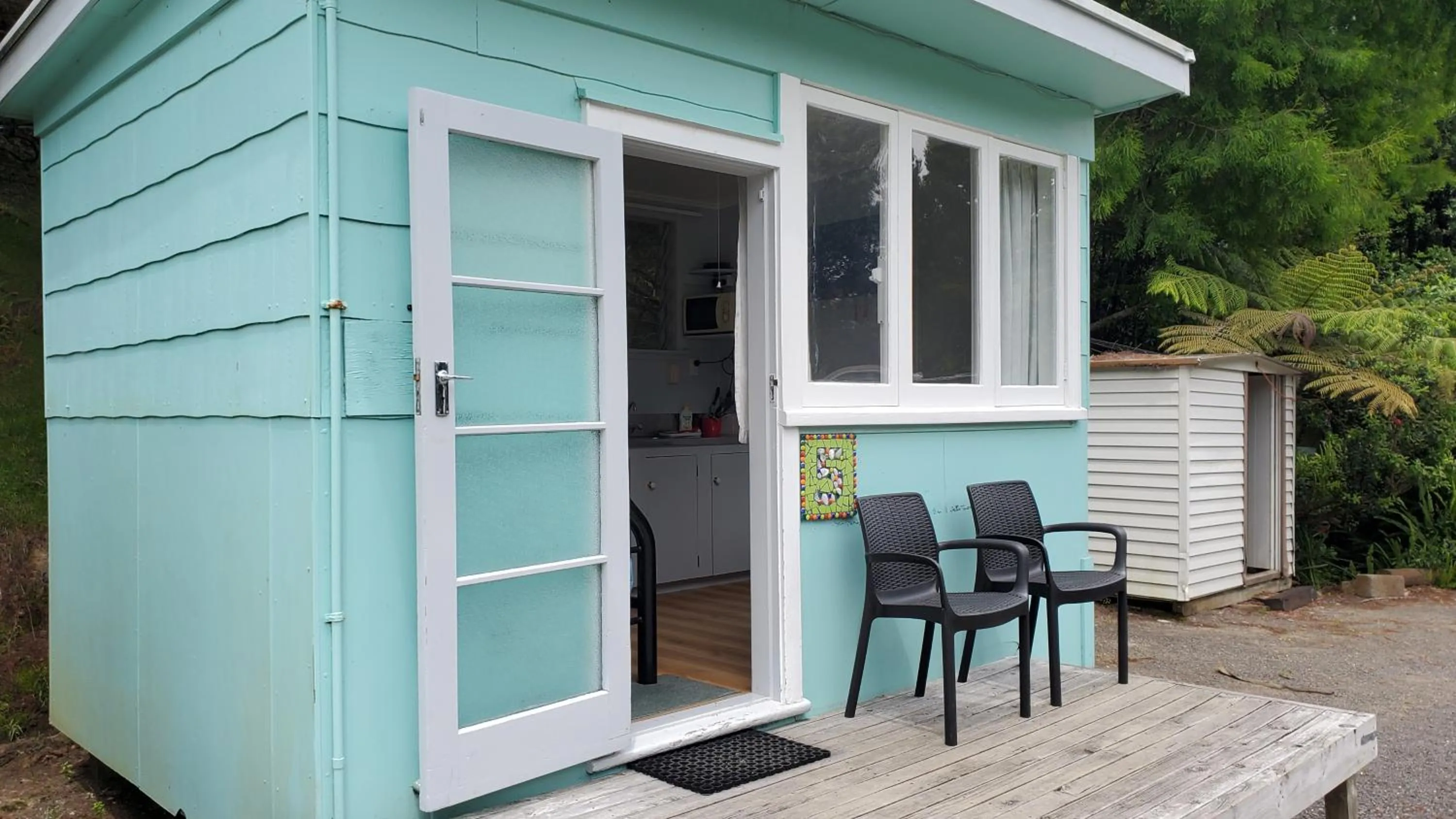 Seating area in Dickson Holiday Park