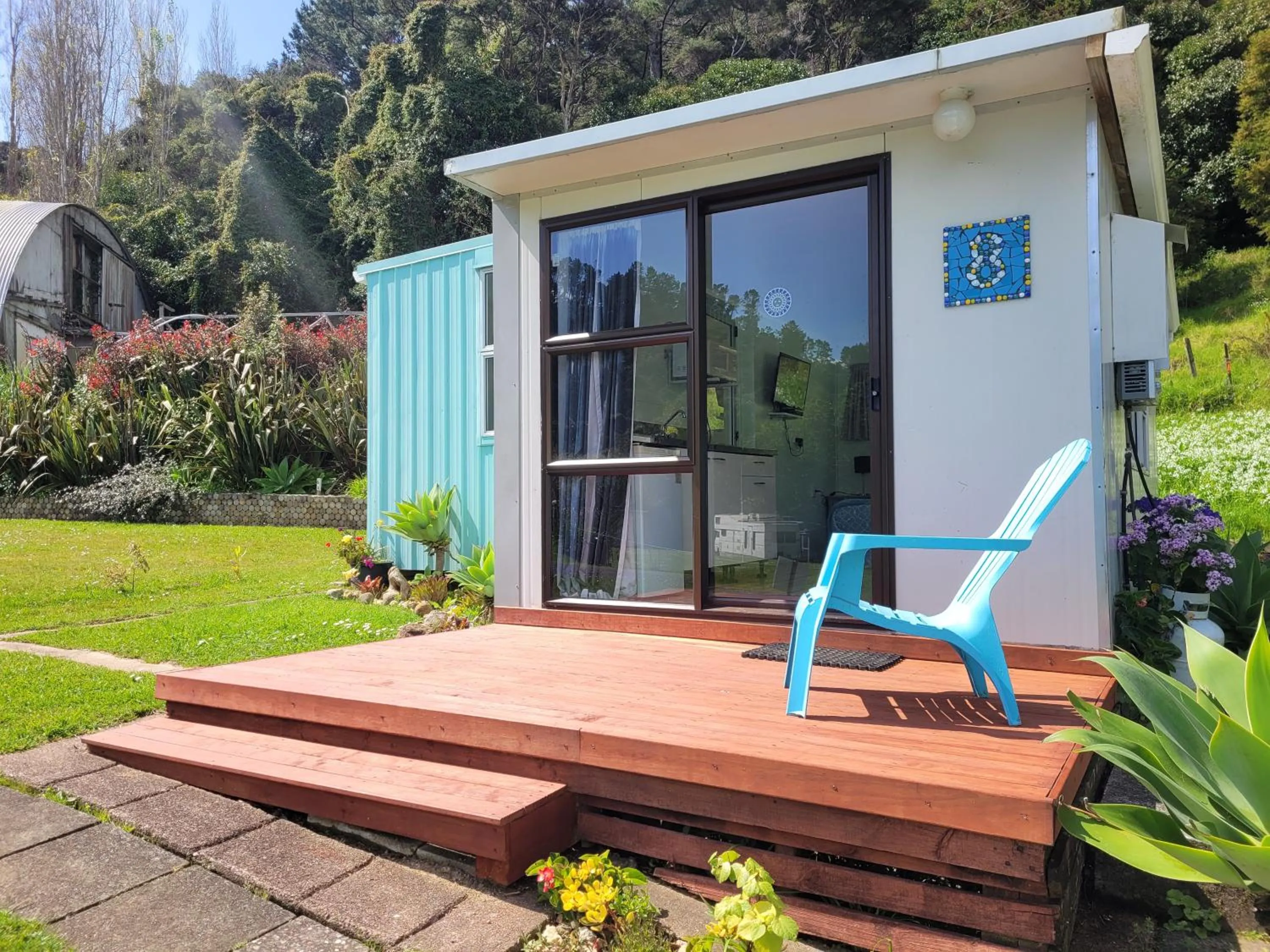 Seating area in Dickson Holiday Park