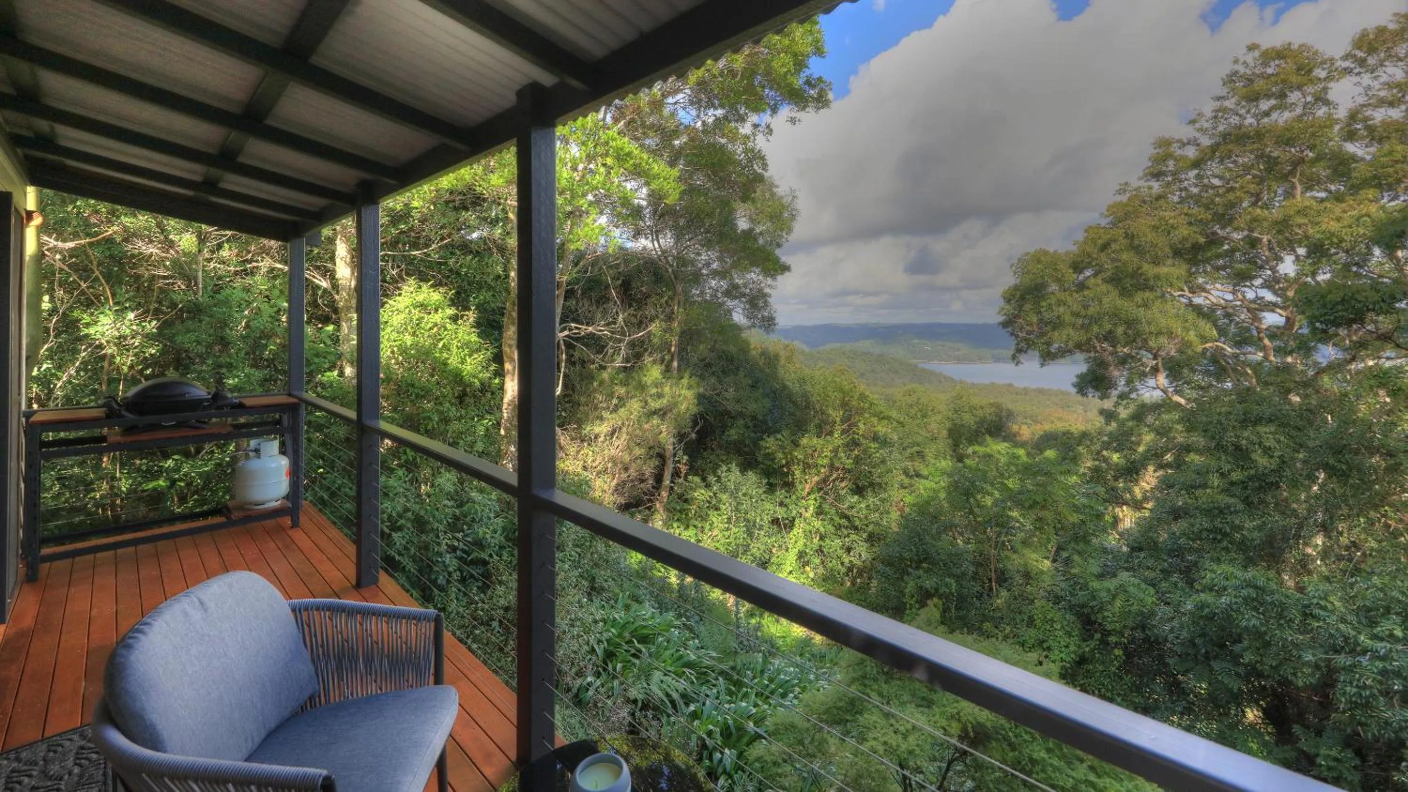 Balcony/Terrace in Montville Misty View Cottages