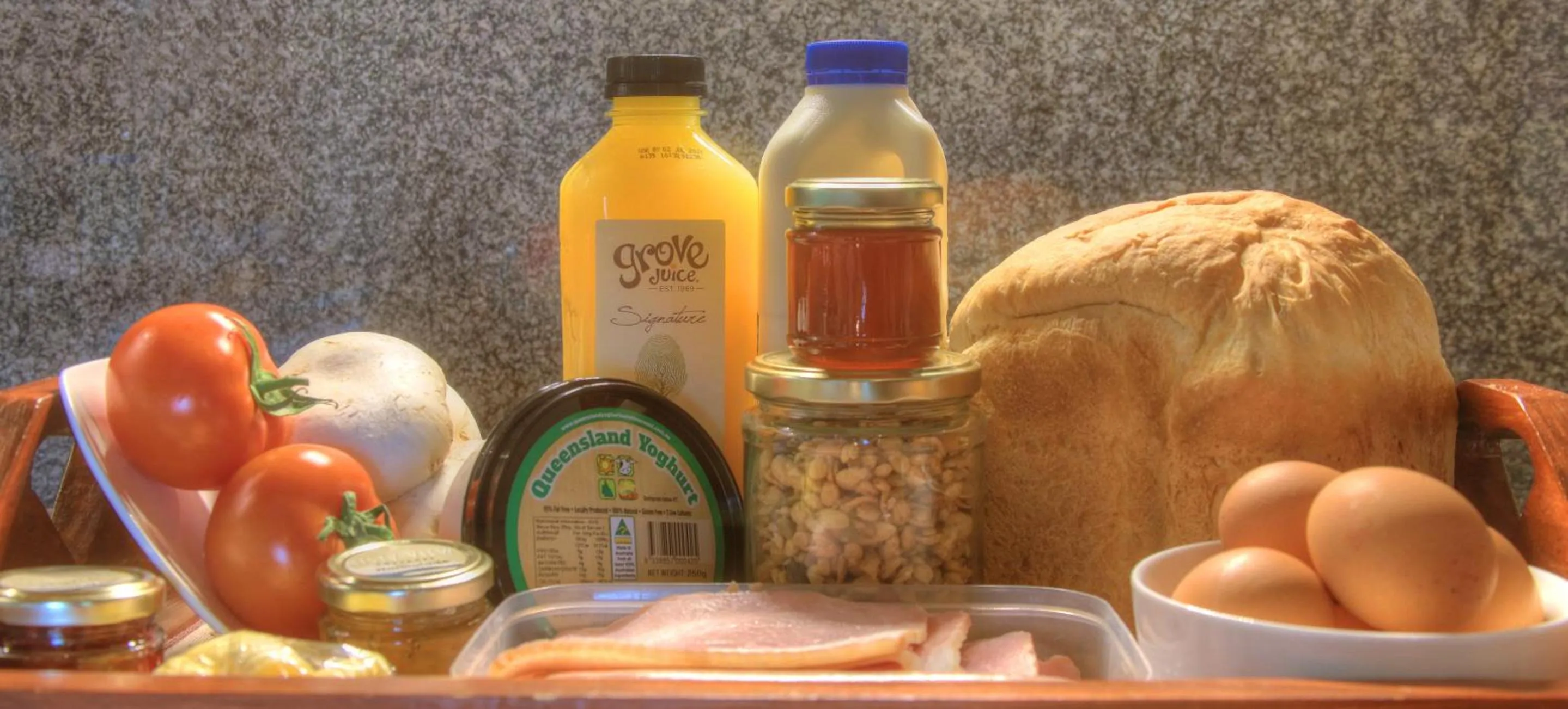 Food and drinks in Montville Misty View Cottages