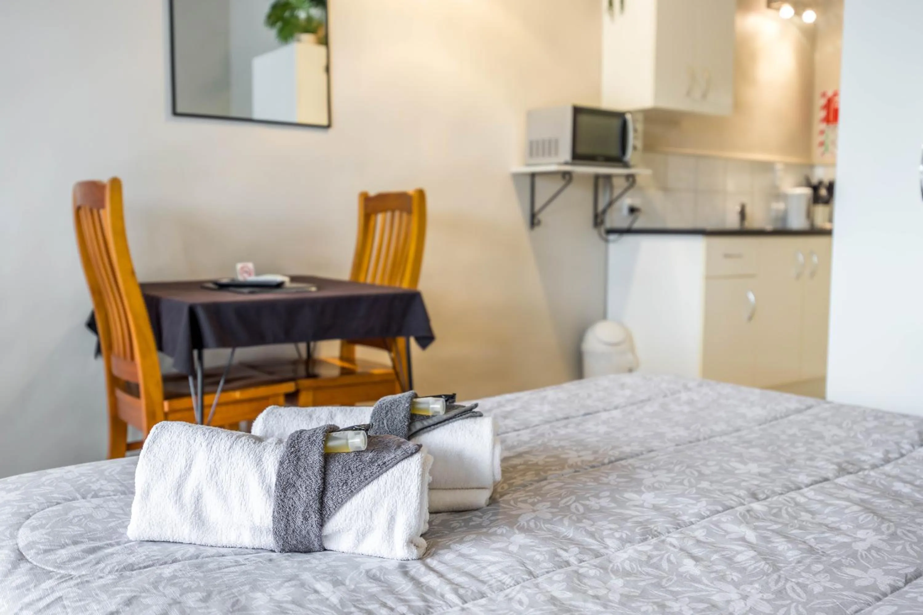 Bed in Sun Valley Motel