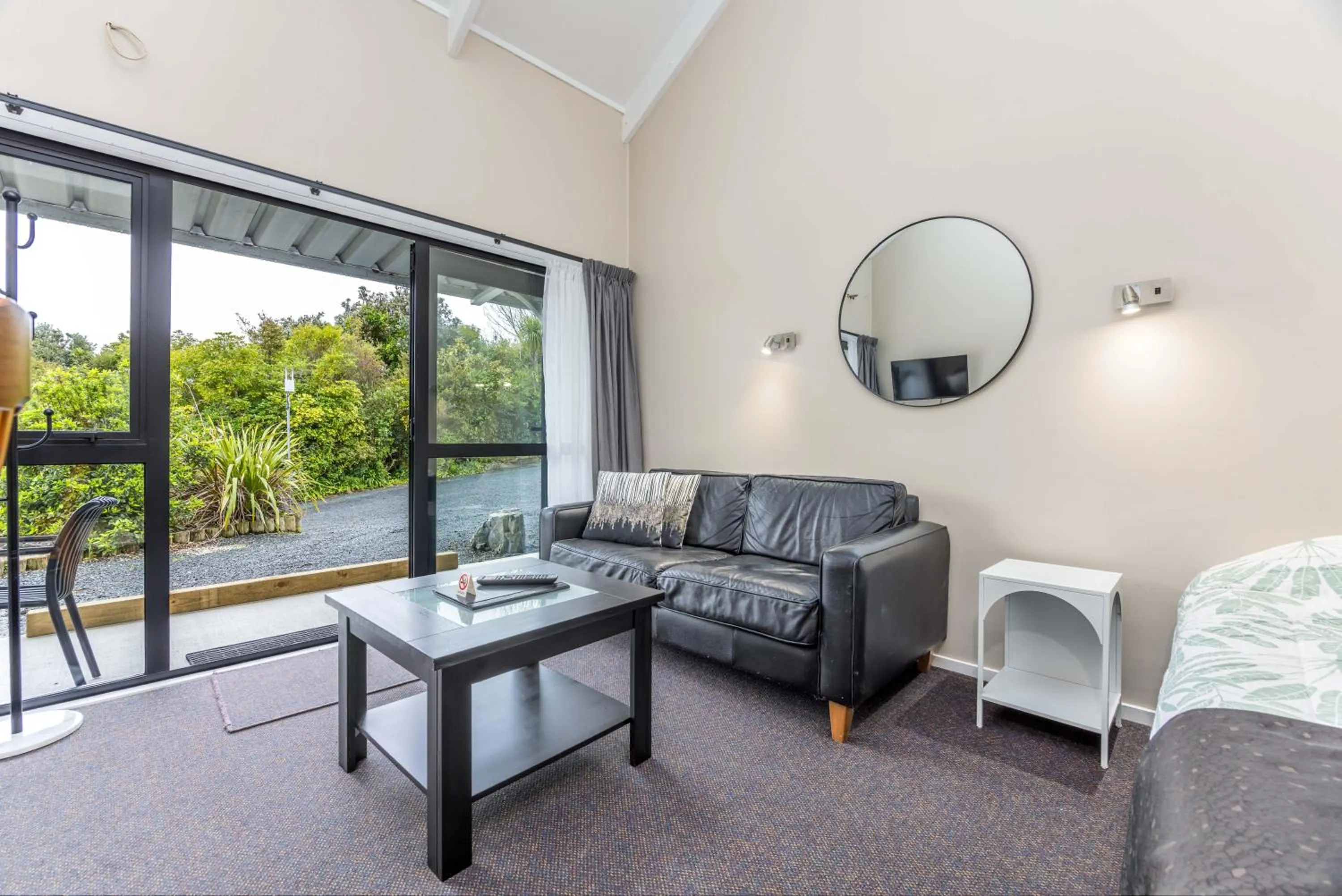 Bed in Sun Valley Motel