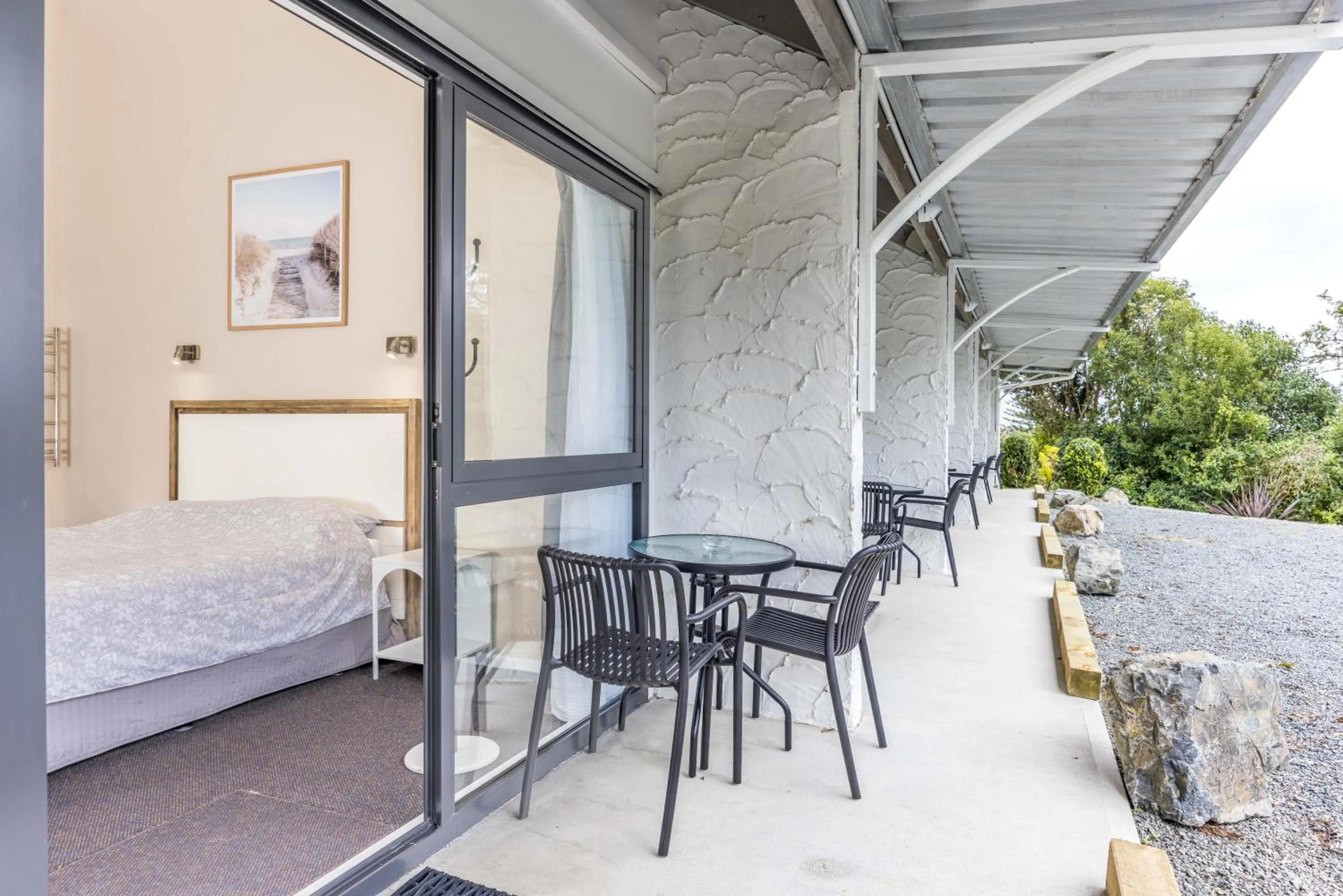 Bed in Sun Valley Motel