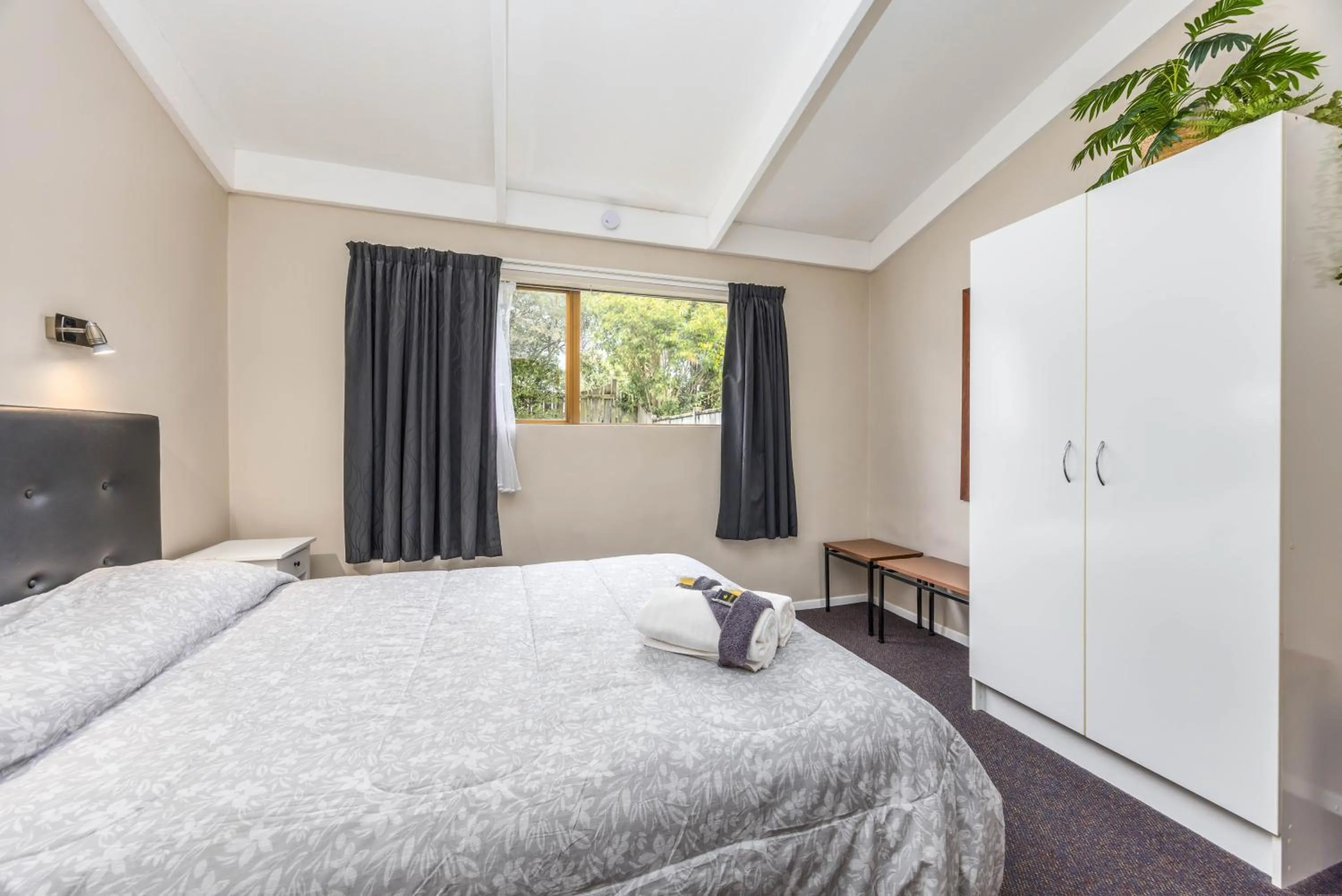 Bed in Sun Valley Motel