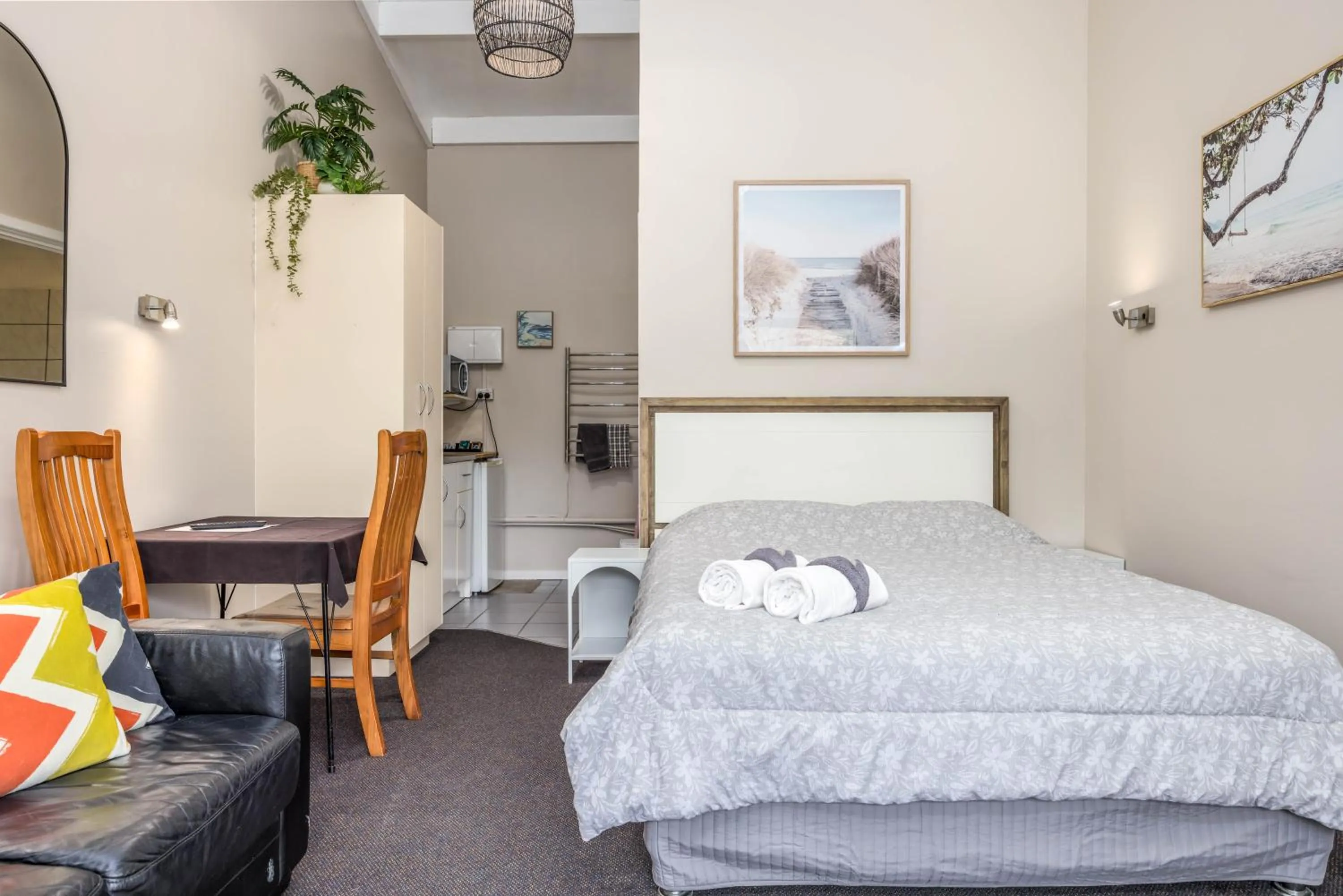 Bed in Sun Valley Motel