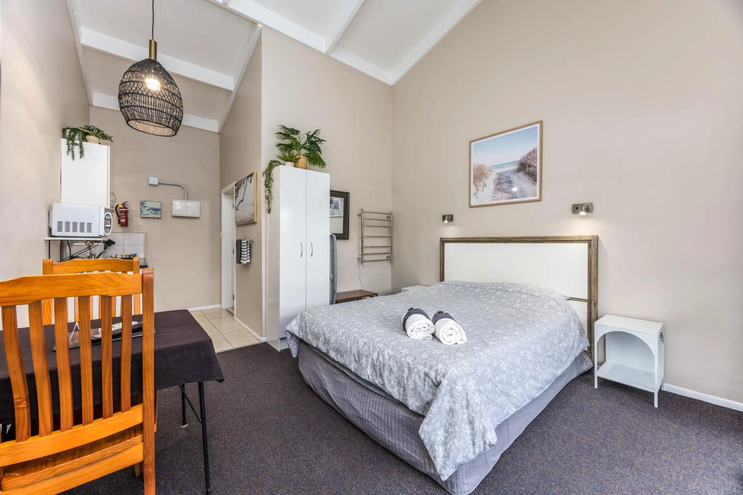 Bed in Sun Valley Motel