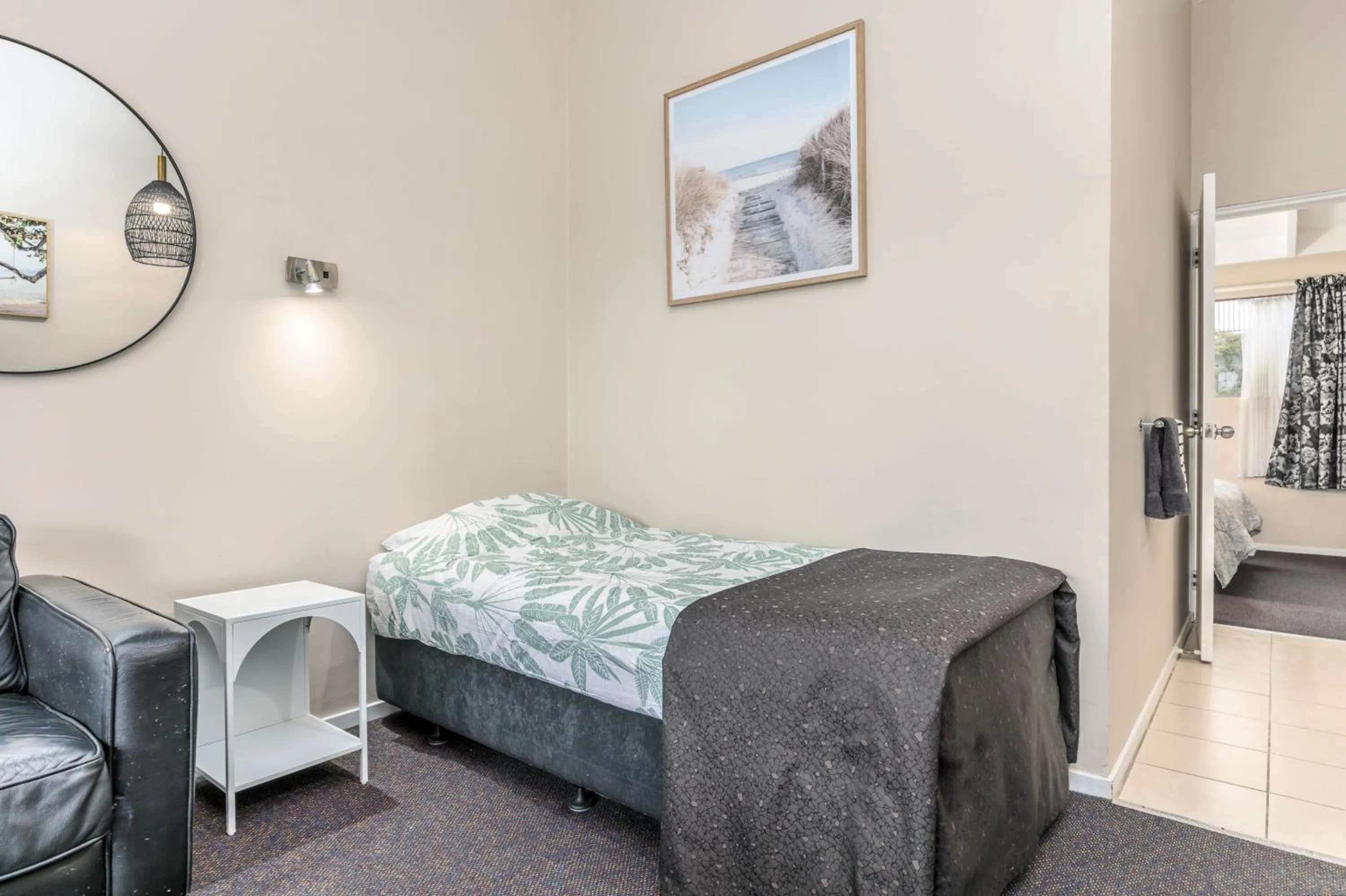 Bed in Sun Valley Motel