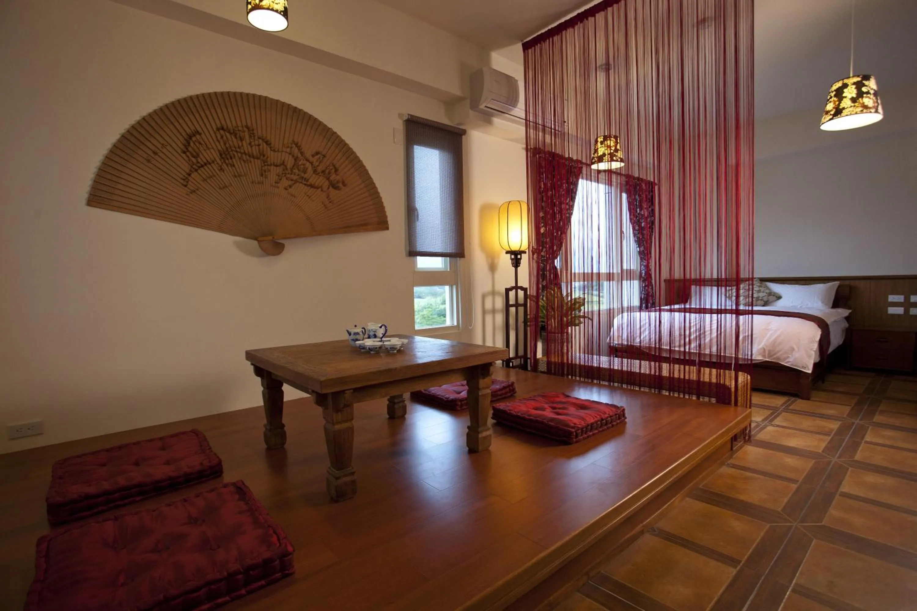 Seating area, Bed in Cloudenjoy B&B