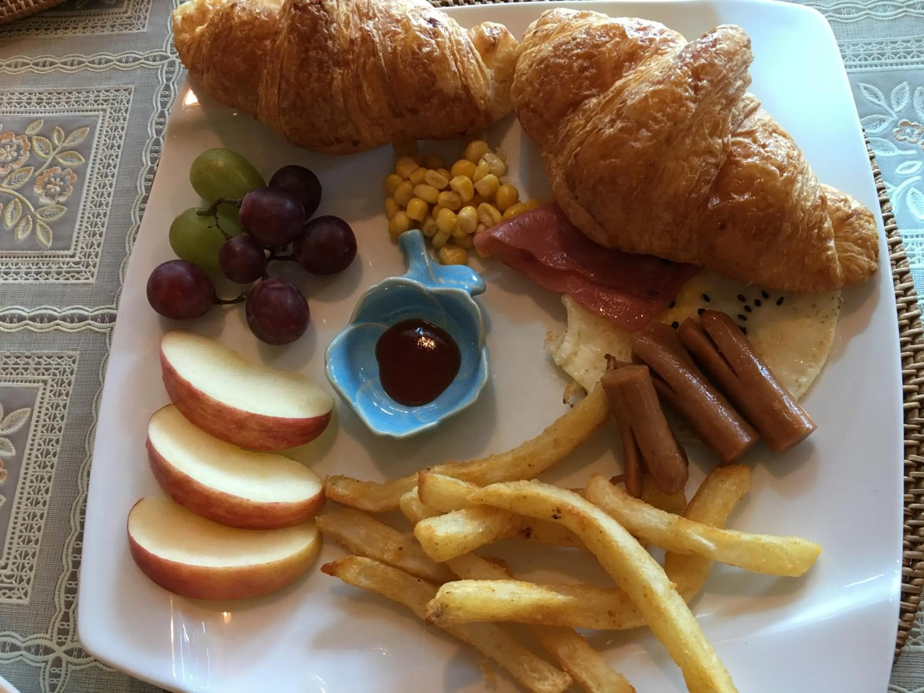 Breakfast in Cloudenjoy B&B