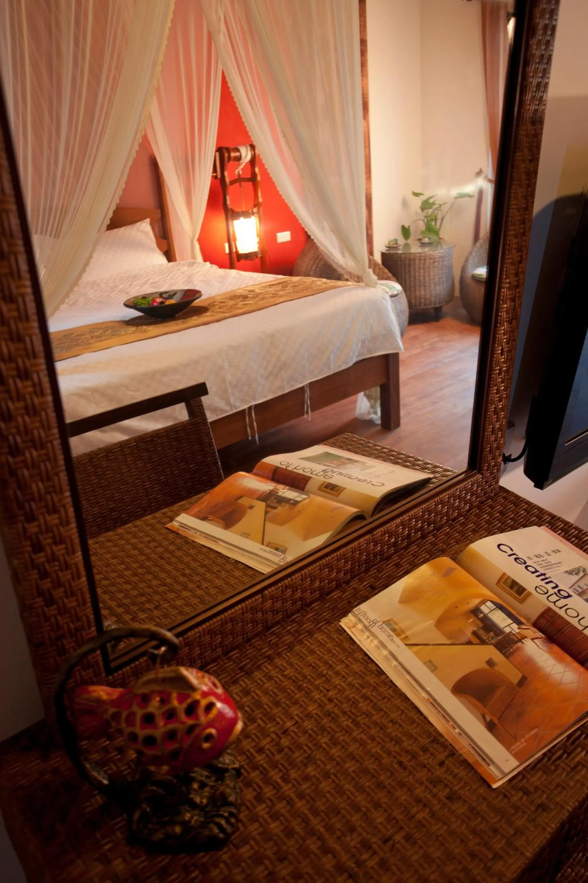 Decorative detail, Bed in Cloudenjoy B&B