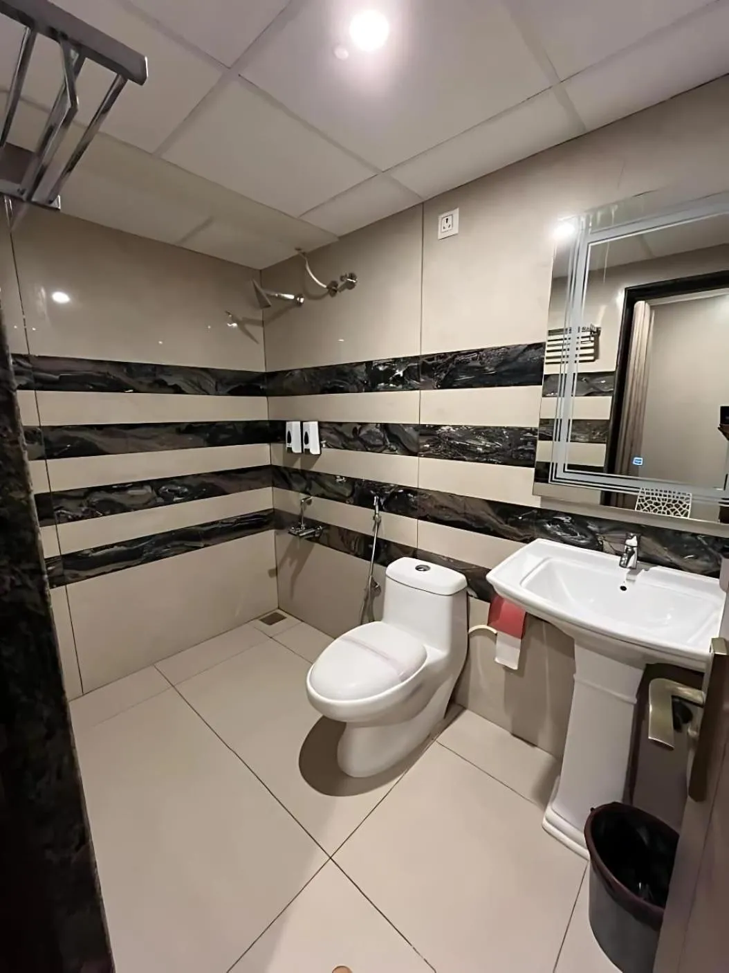 Toilet in LG Signature Suites kalyannagar