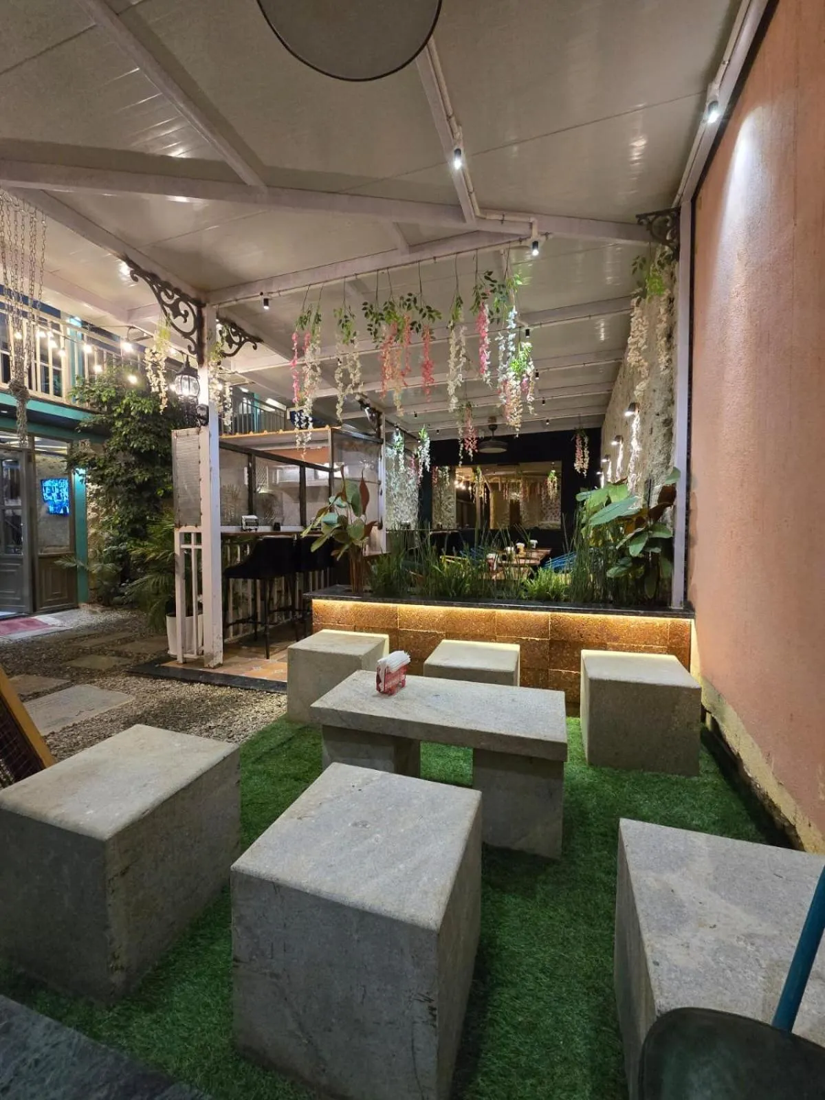Restaurant/places to eat in LG Signature Suites kalyannagar
