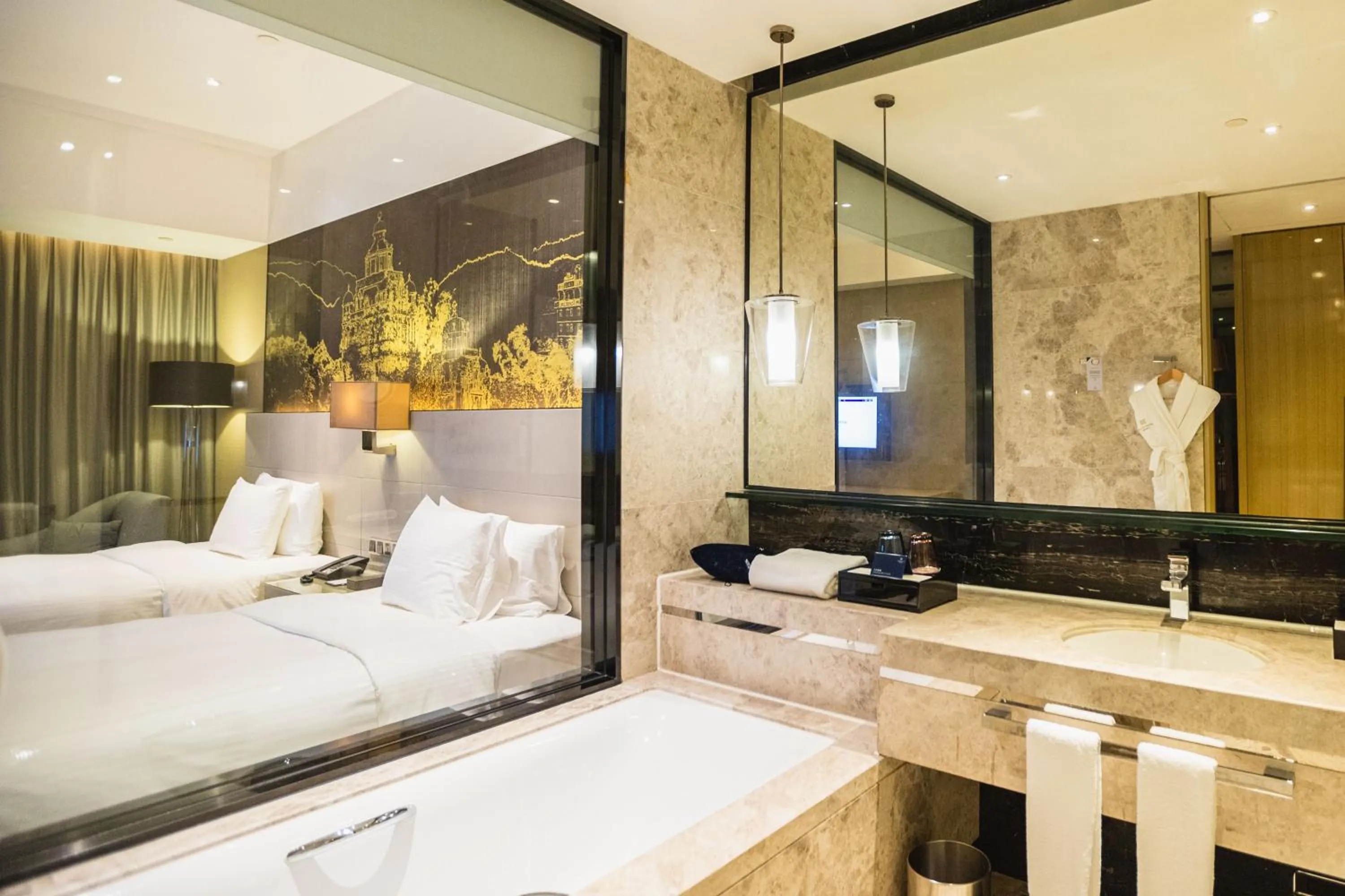 Bathroom, Bed in Wanda Realm Jiangmen