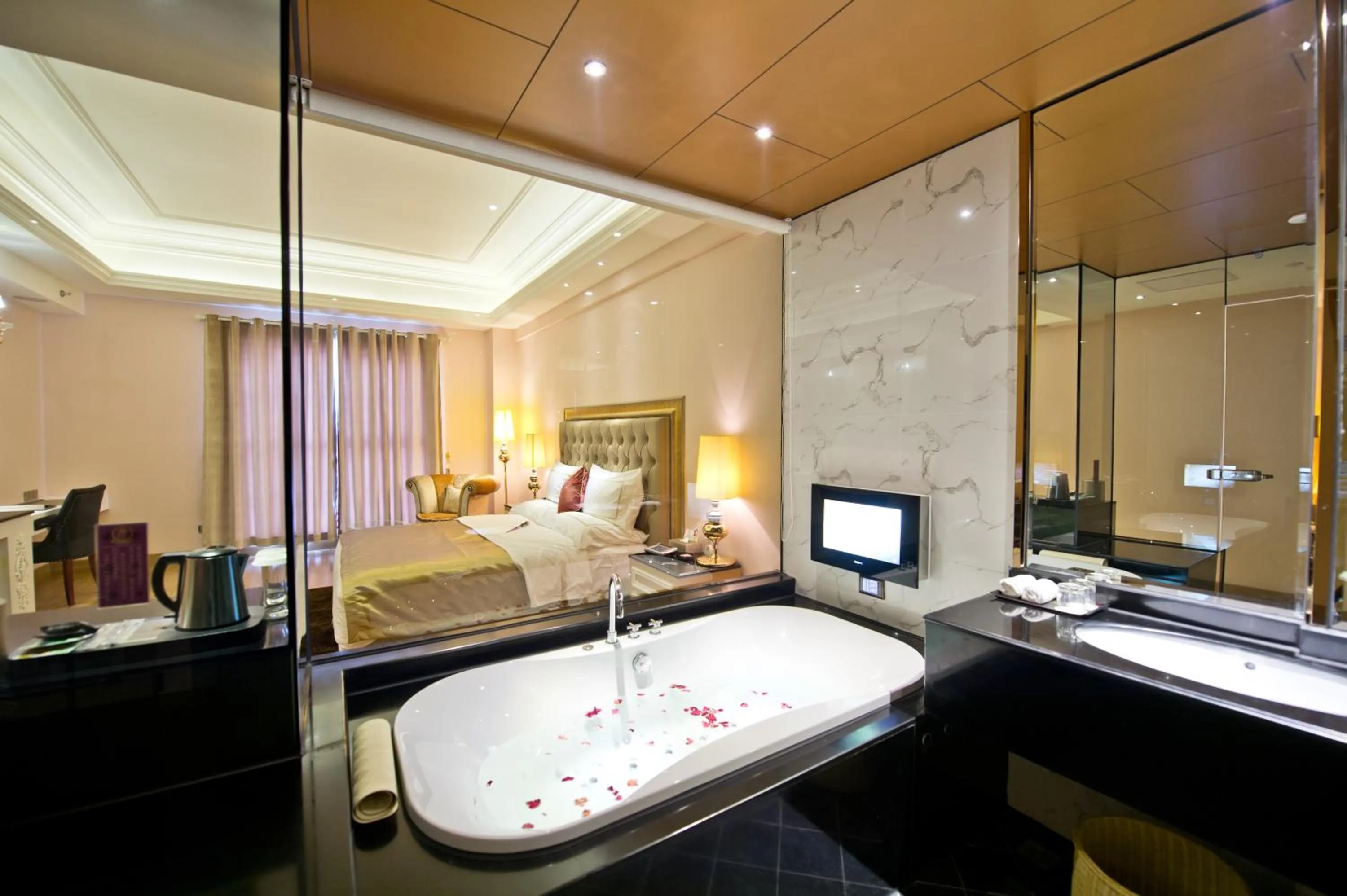 Toilet in The Royal Pinnacle Hotel