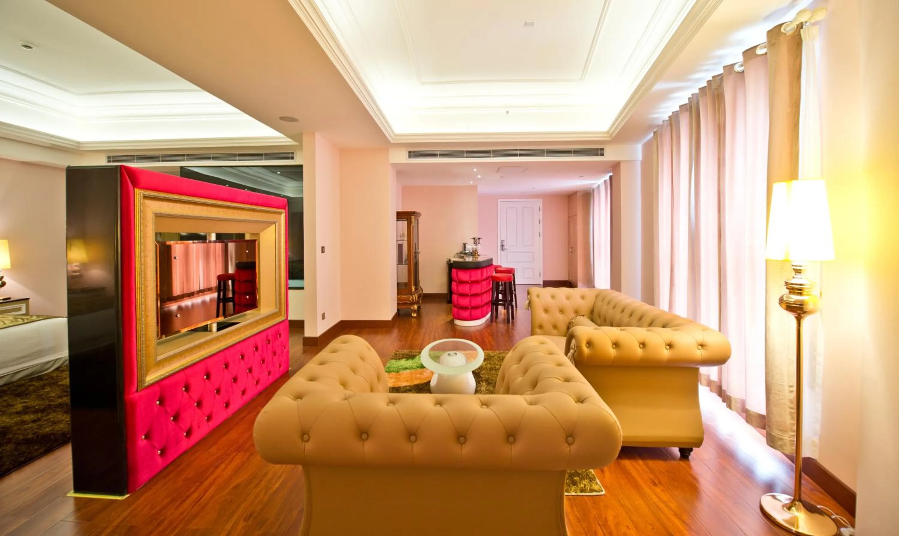 Bed in The Royal Pinnacle Hotel