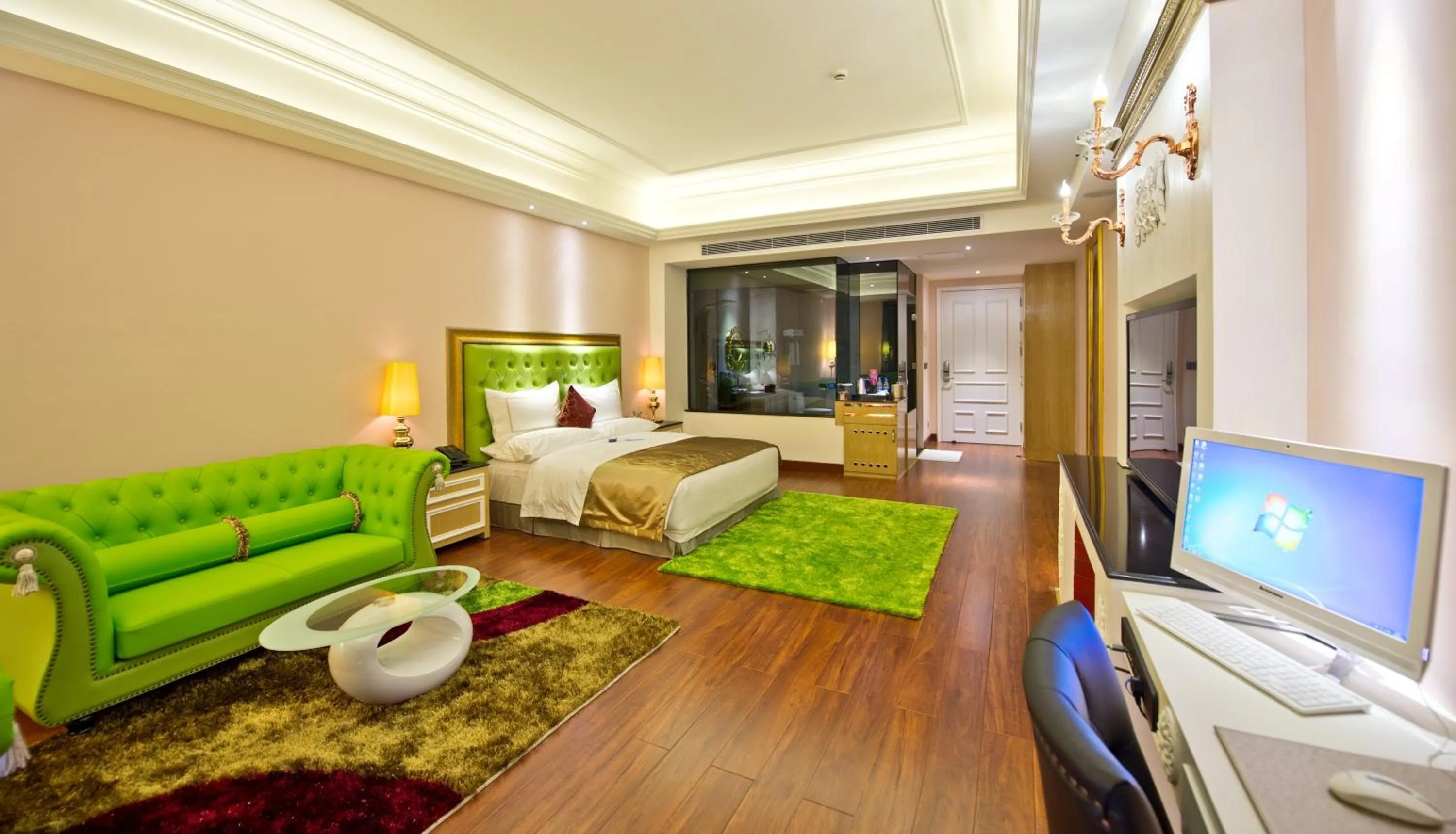 Bed in The Royal Pinnacle Hotel