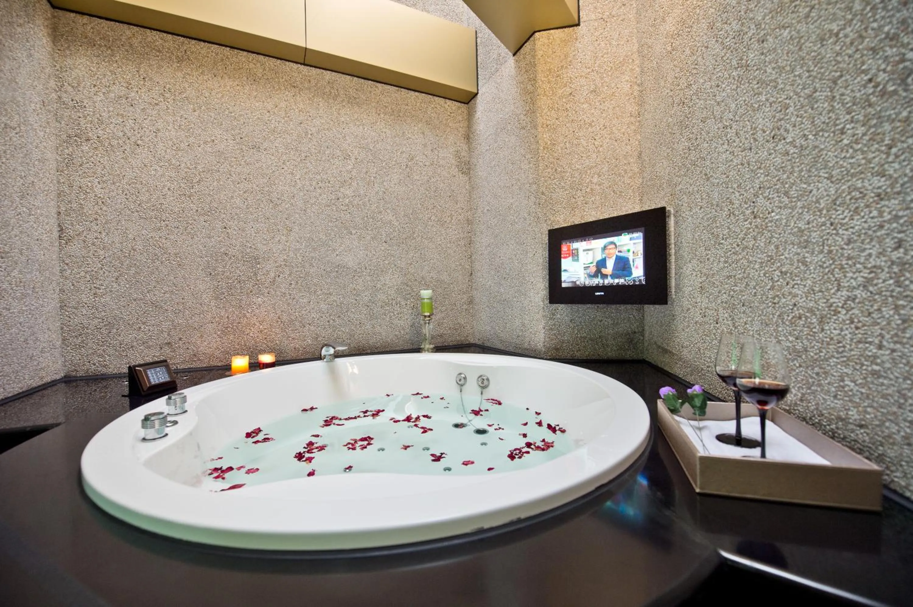 Toilet in The Royal Pinnacle Hotel